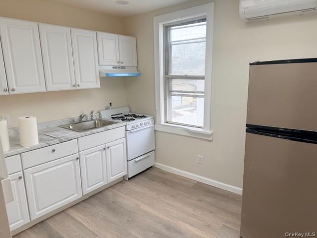 #1 photo, 124 Rockaway Avenue, מחוז נסאו Valley Stream , NY 11580