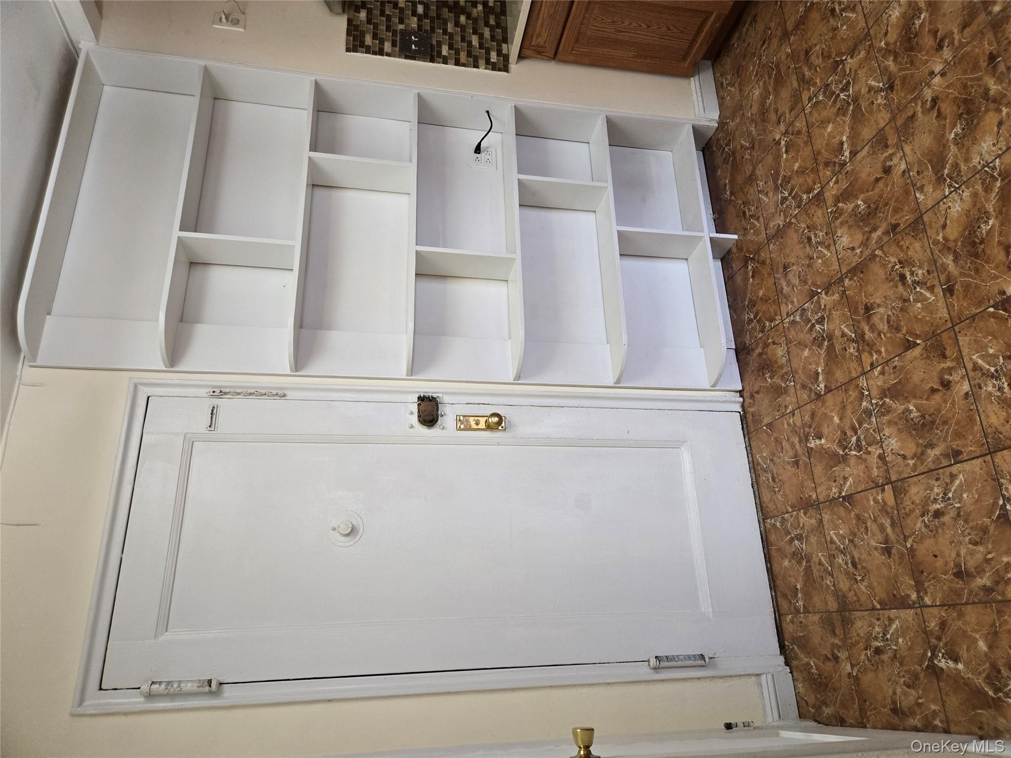 #7 photo, 8709 34th Avenue, 뉴욕퀸즈 Jackson Heights , NY 11372