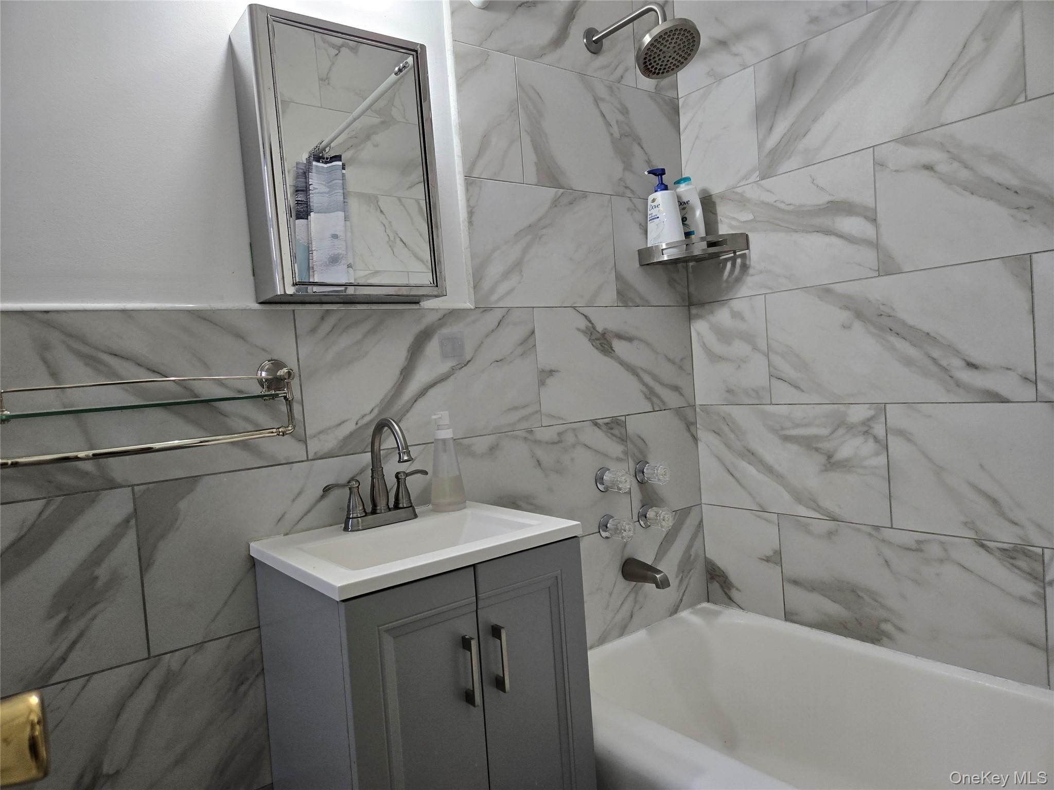 #9 photo, 8709 34th Avenue, 뉴욕퀸즈 Jackson Heights , NY 11372