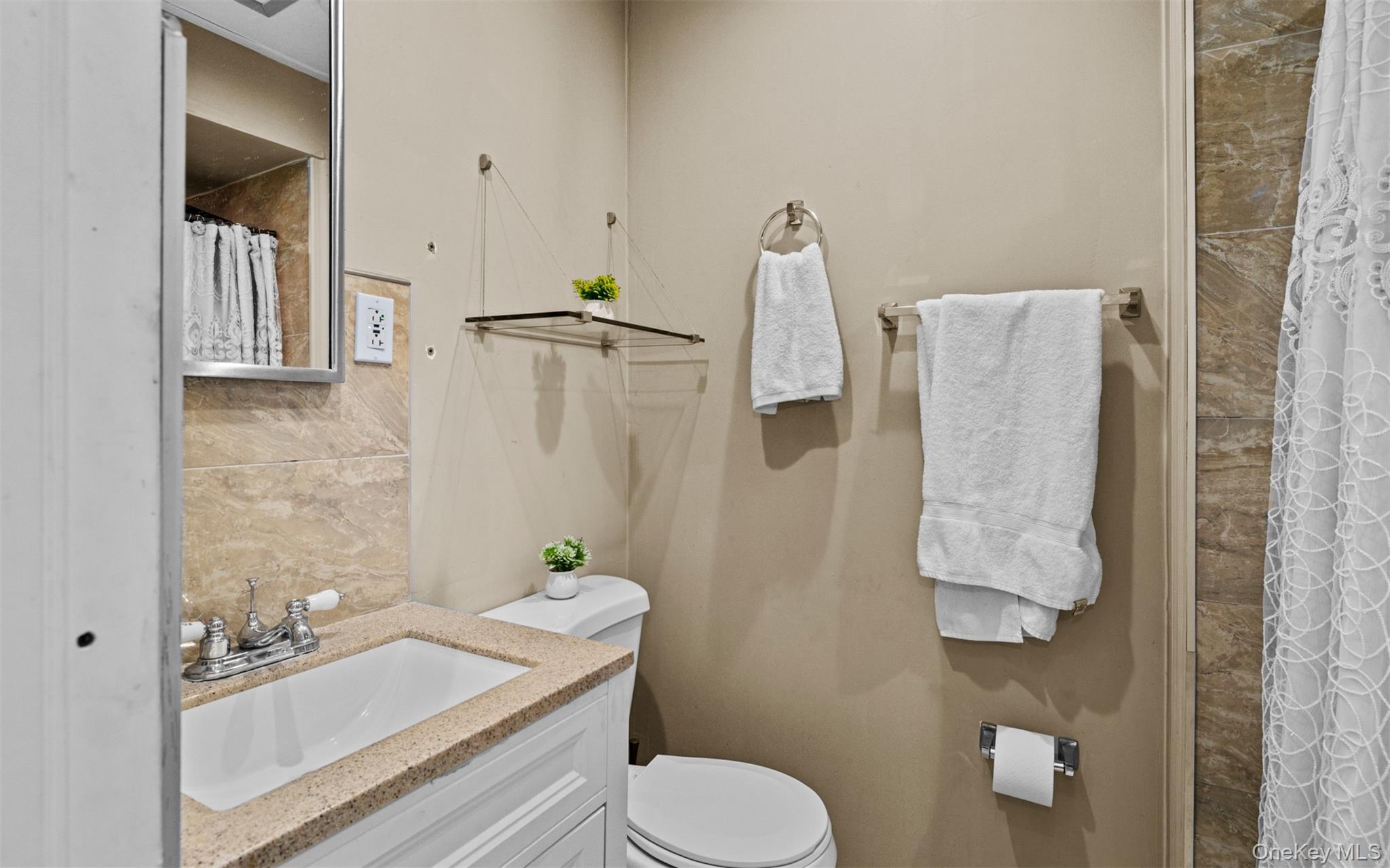 #17 photo, 2933 Tulip Avenue, Baldwin , NY 11510