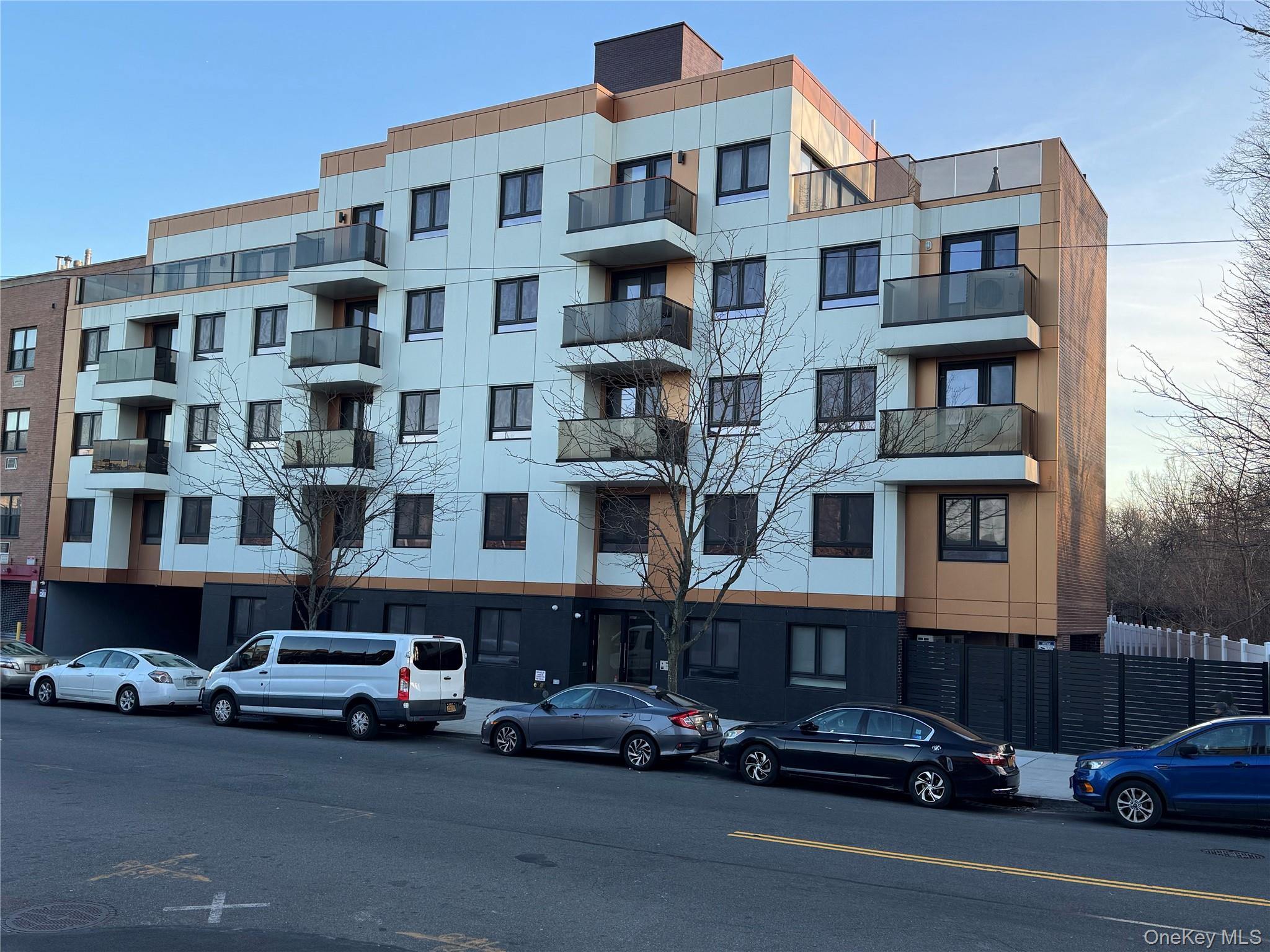 #2 photo, 73-02 Woodside Avenue, 皇后区 Woodside , NY 11377