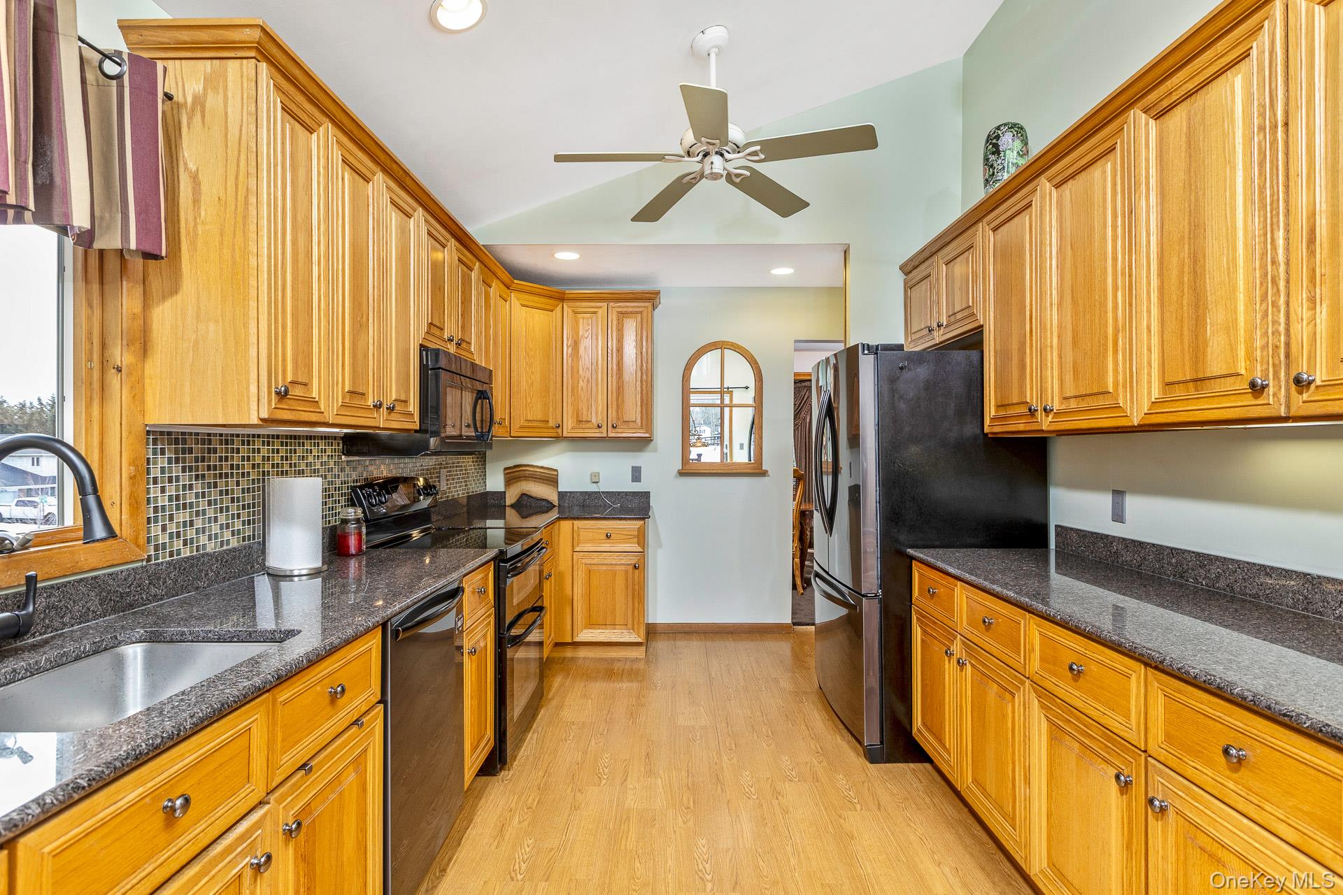 #17 photo, 173 Fifty Acre Road, Саффолк ‖ Smithtown , NY 11787