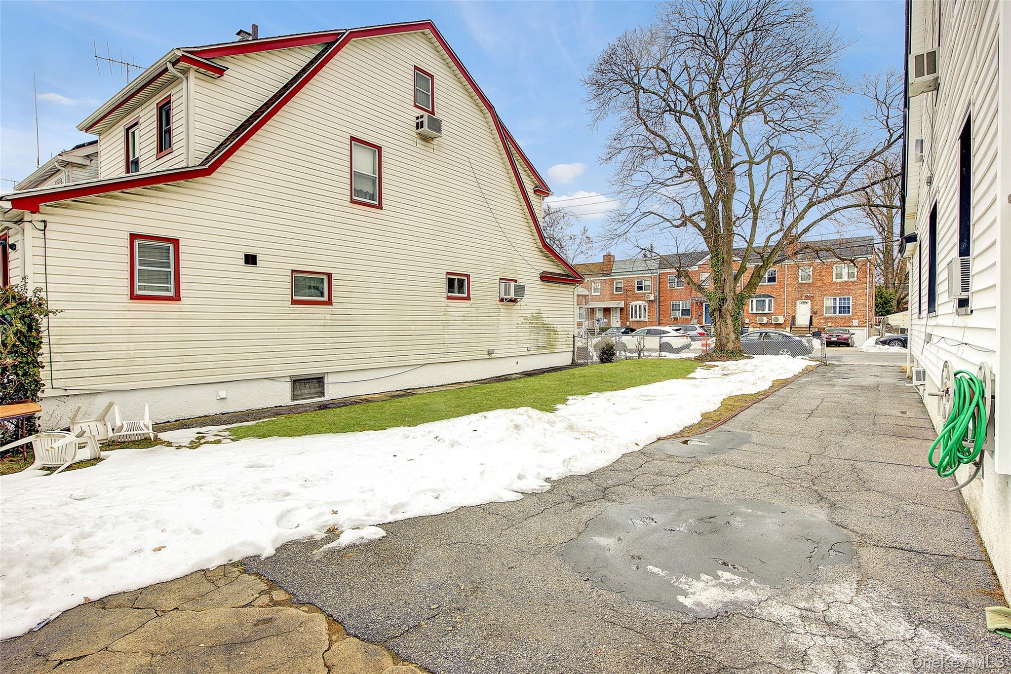 #1 photo, 8931A 220th Street, Куинс ‖ Queens Village , NY 11427