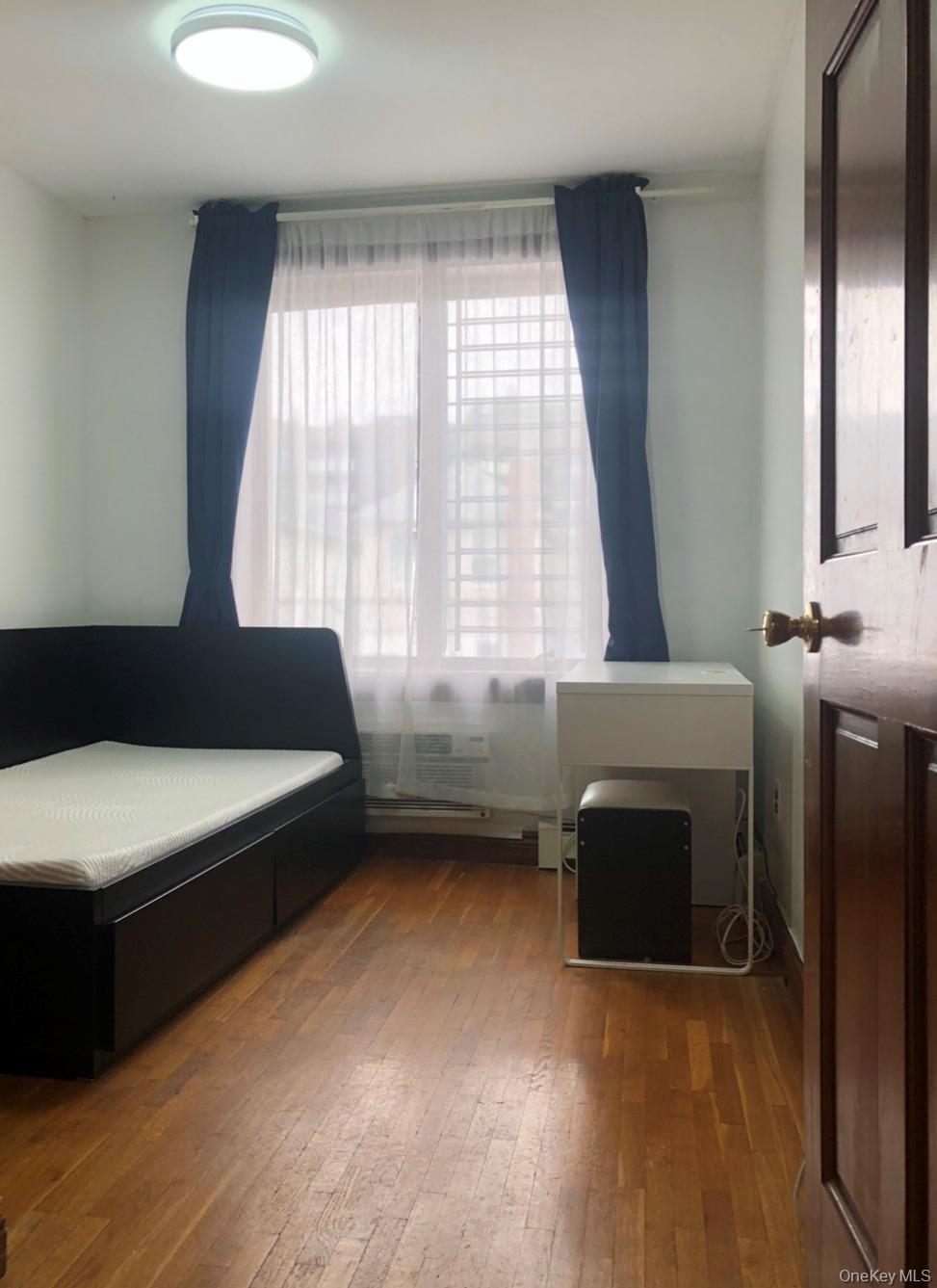 #6 photo, 1549 W 3rd Street, 브루클린 Brooklyn , NY 11204