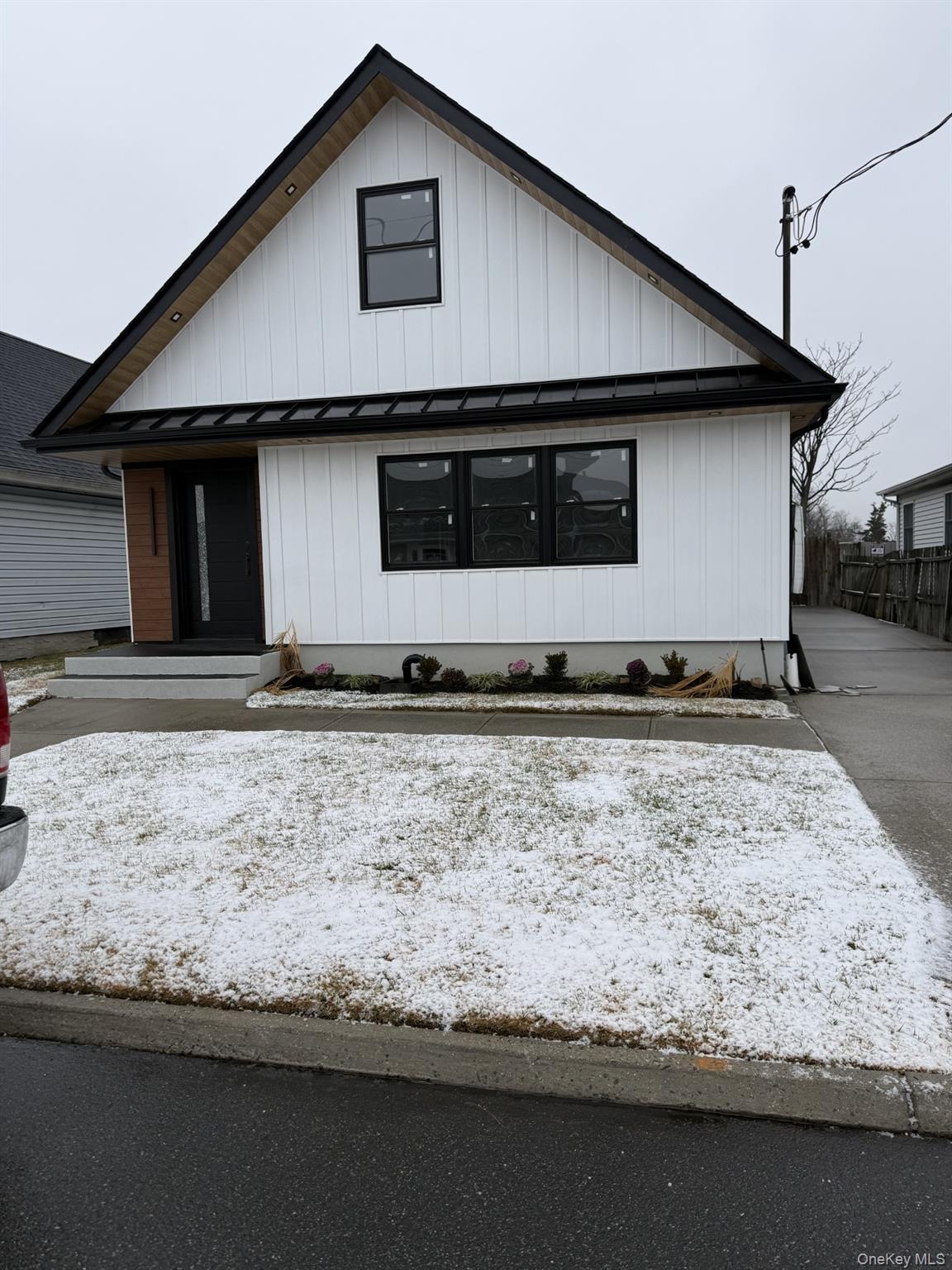 #1 photo, 11 Bayview Avenue, नासाउ काउंटी Lawrence , NY 11559