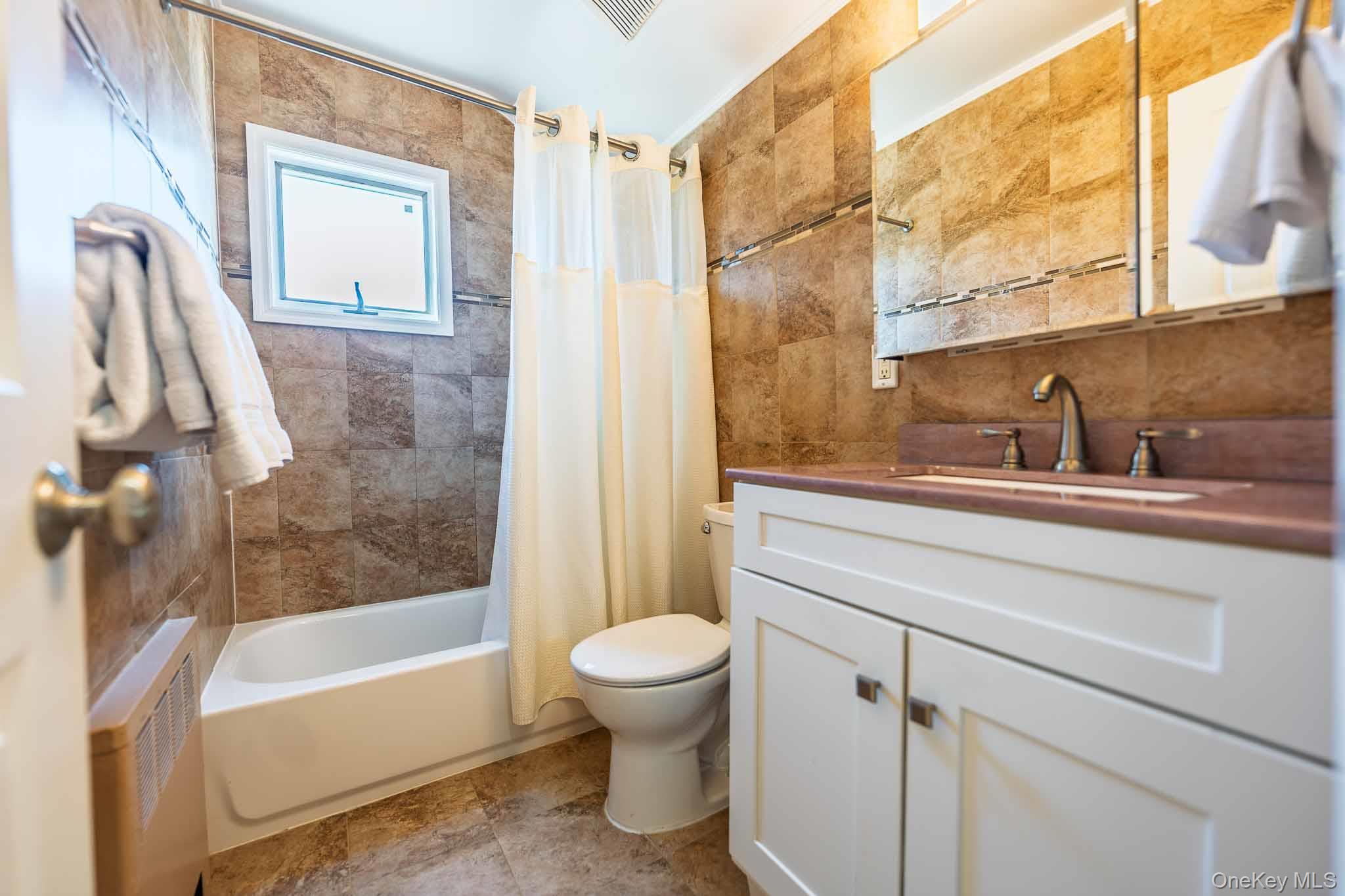 #19 photo, 519 Gwynn Street, 东长岛 Babylon , NY 11702