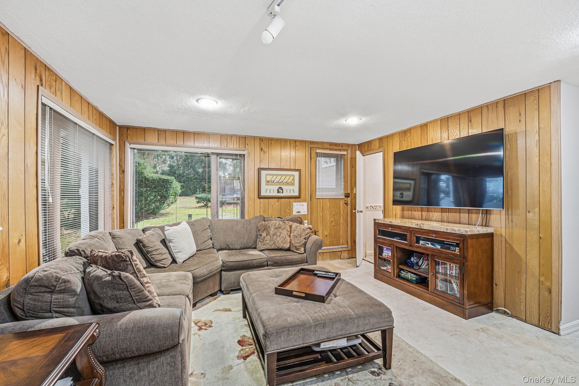 #20 photo, 123 Robby Lane, מחוז נסאו Manhasset Hills , NY 11040