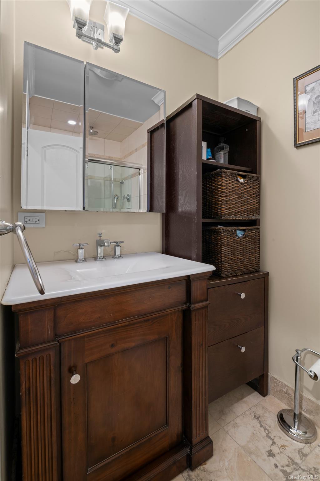 #4 photo, 5812 77th Place, كوينز Middle Village , NY 11379