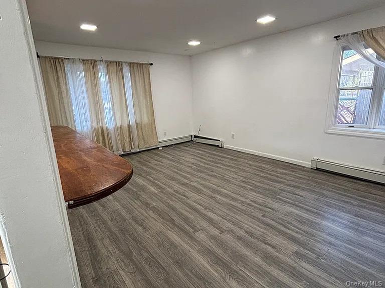 #4 photo, 61 Montgomery Avenue, מחוז סאפוק Mastic , NY 11950