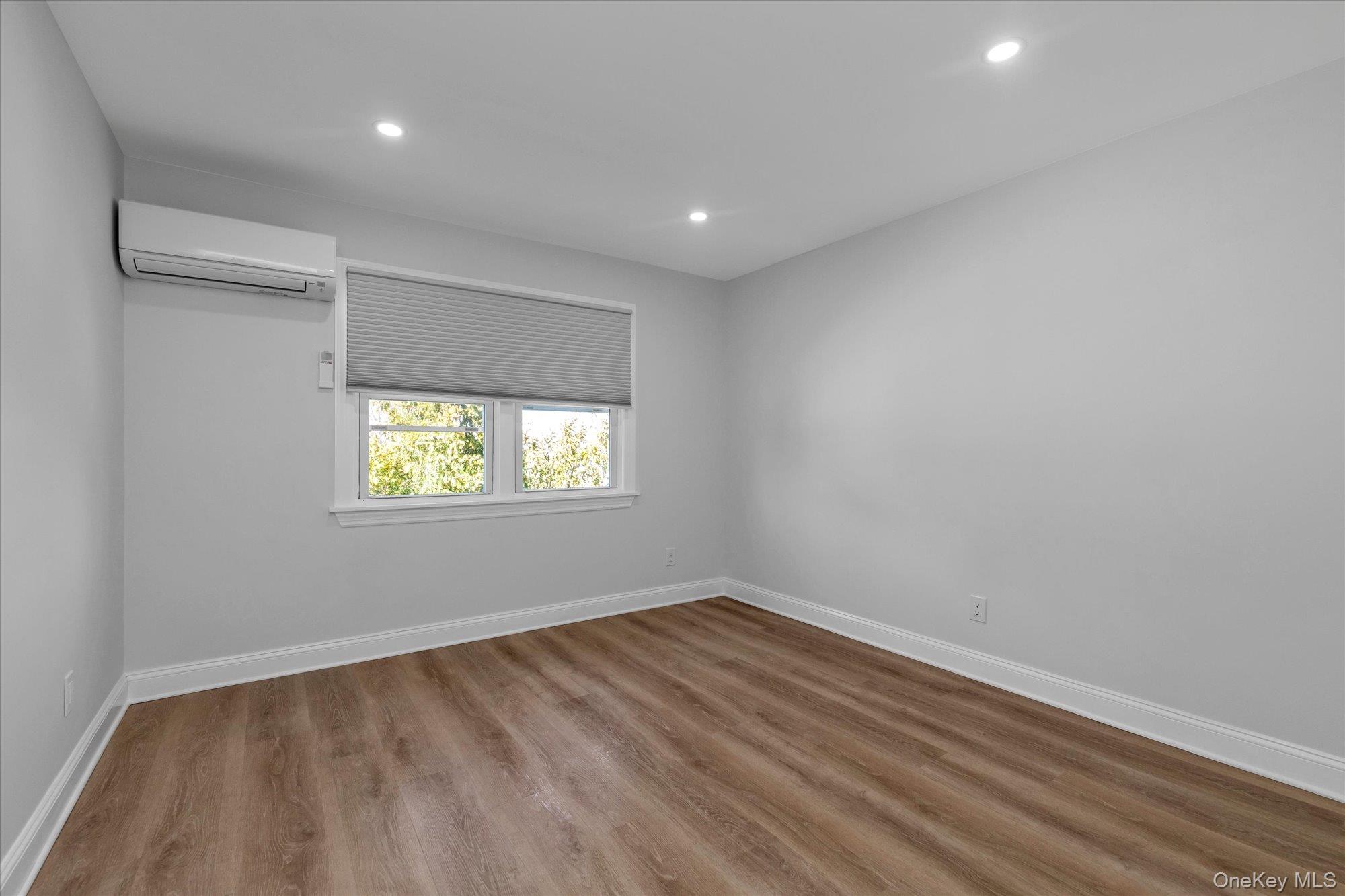 #12 photo, 71 Haven Avenue, מחוז נסאו Port Washington , NY 11050