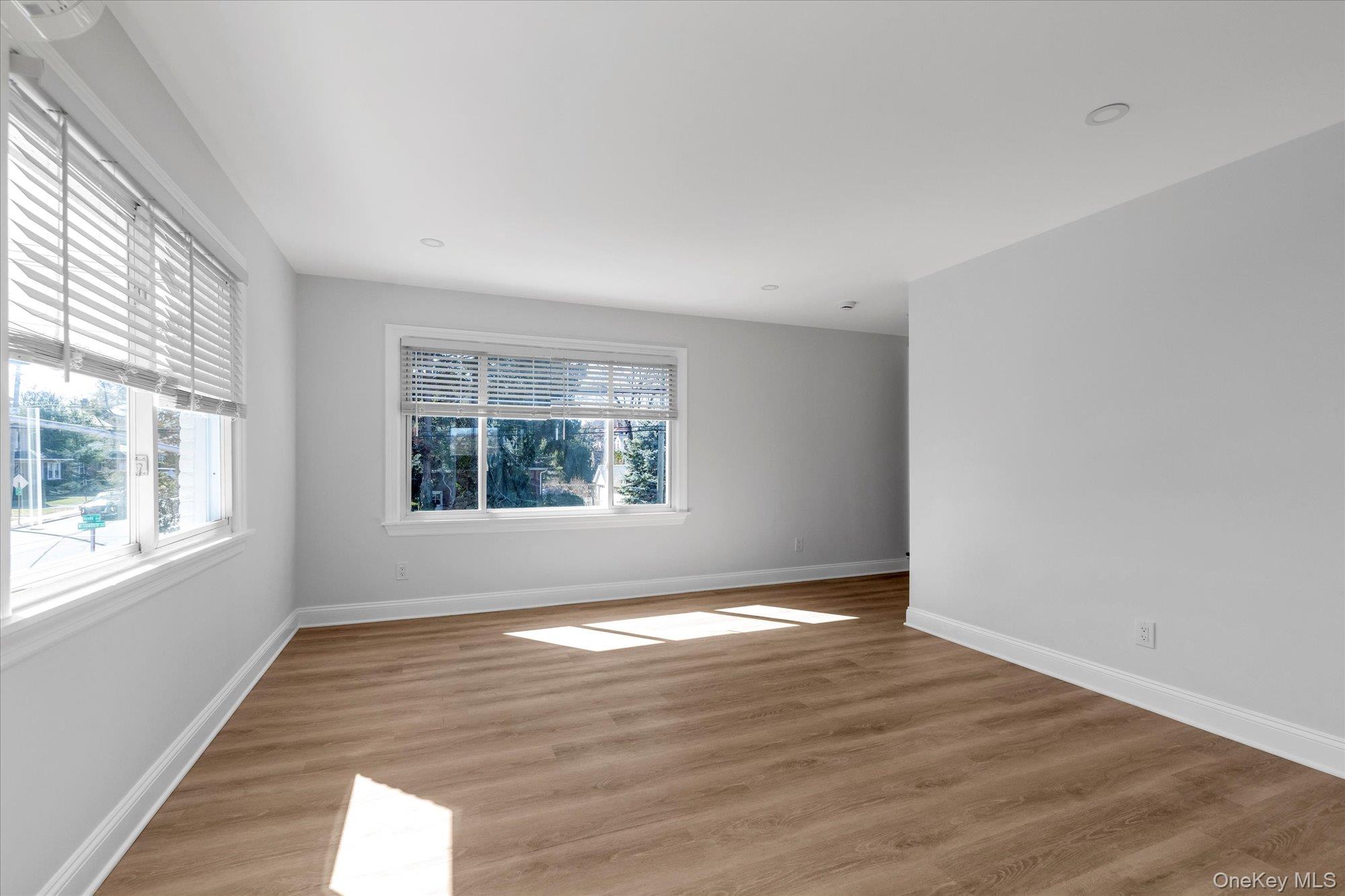 #3 photo, 71 Haven Avenue, מחוז נסאו Port Washington , NY 11050