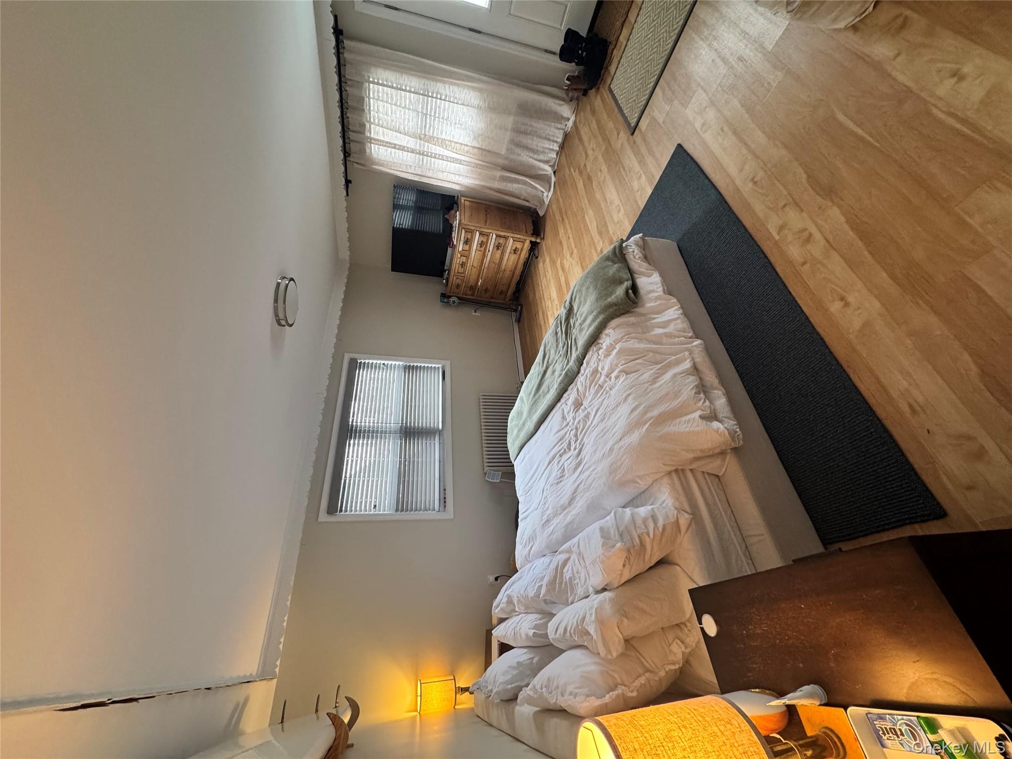 #10 photo, 655 E Walnut Street, מחוז נסאו Long Beach , NY 11561