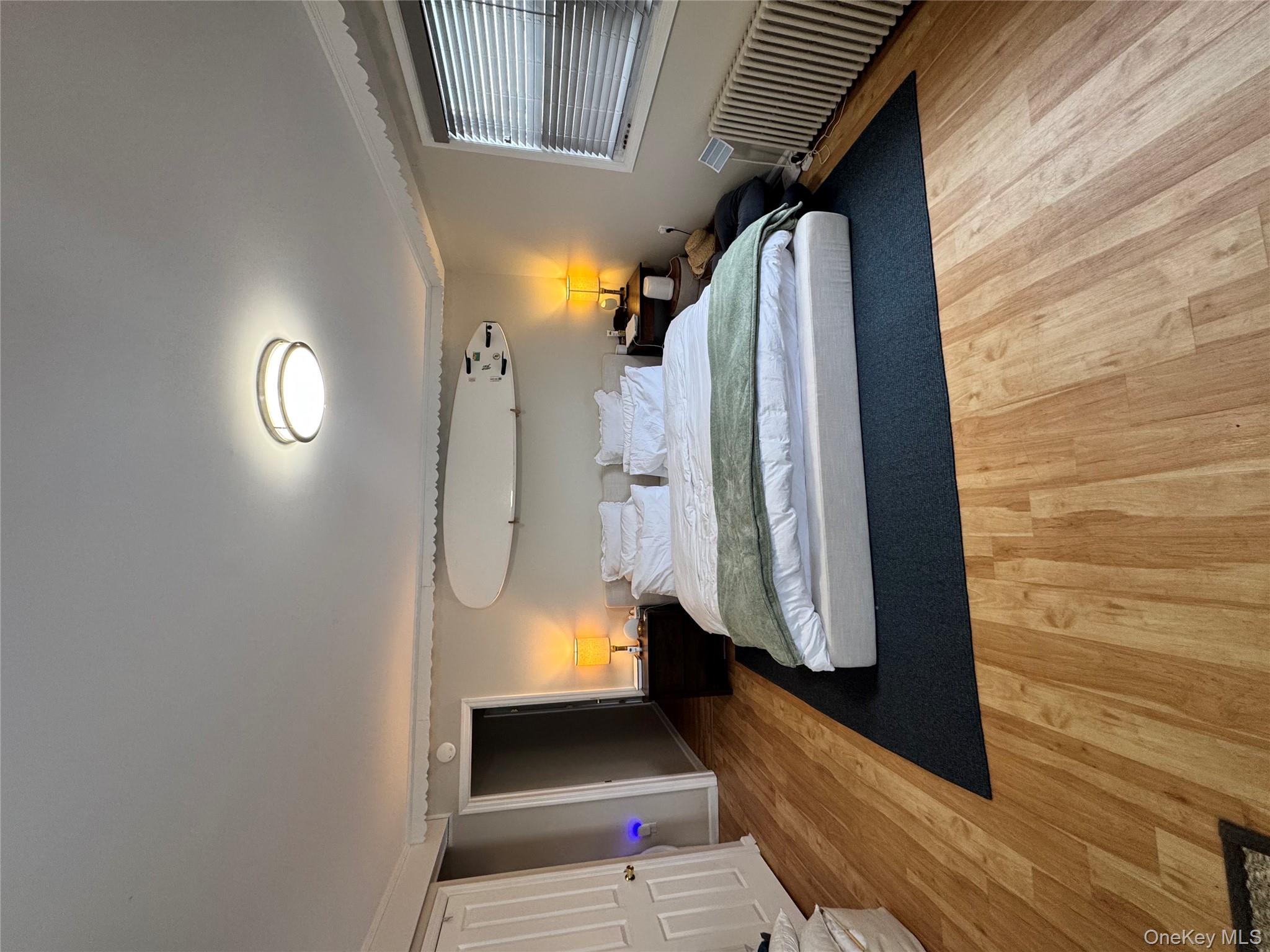 #11 photo, 655 E Walnut Street, מחוז נסאו Long Beach , NY 11561