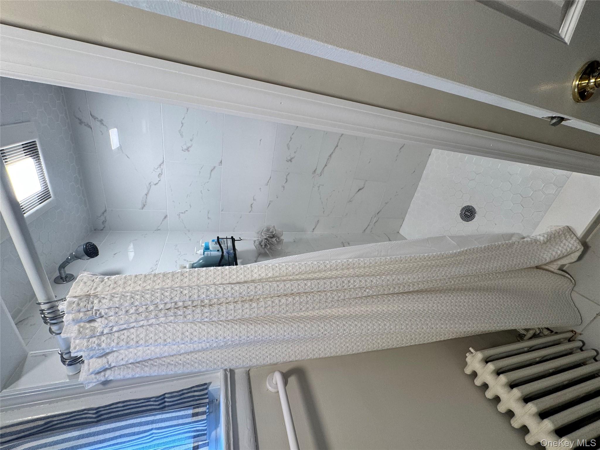 #14 photo, 655 E Walnut Street, מחוז נסאו Long Beach , NY 11561