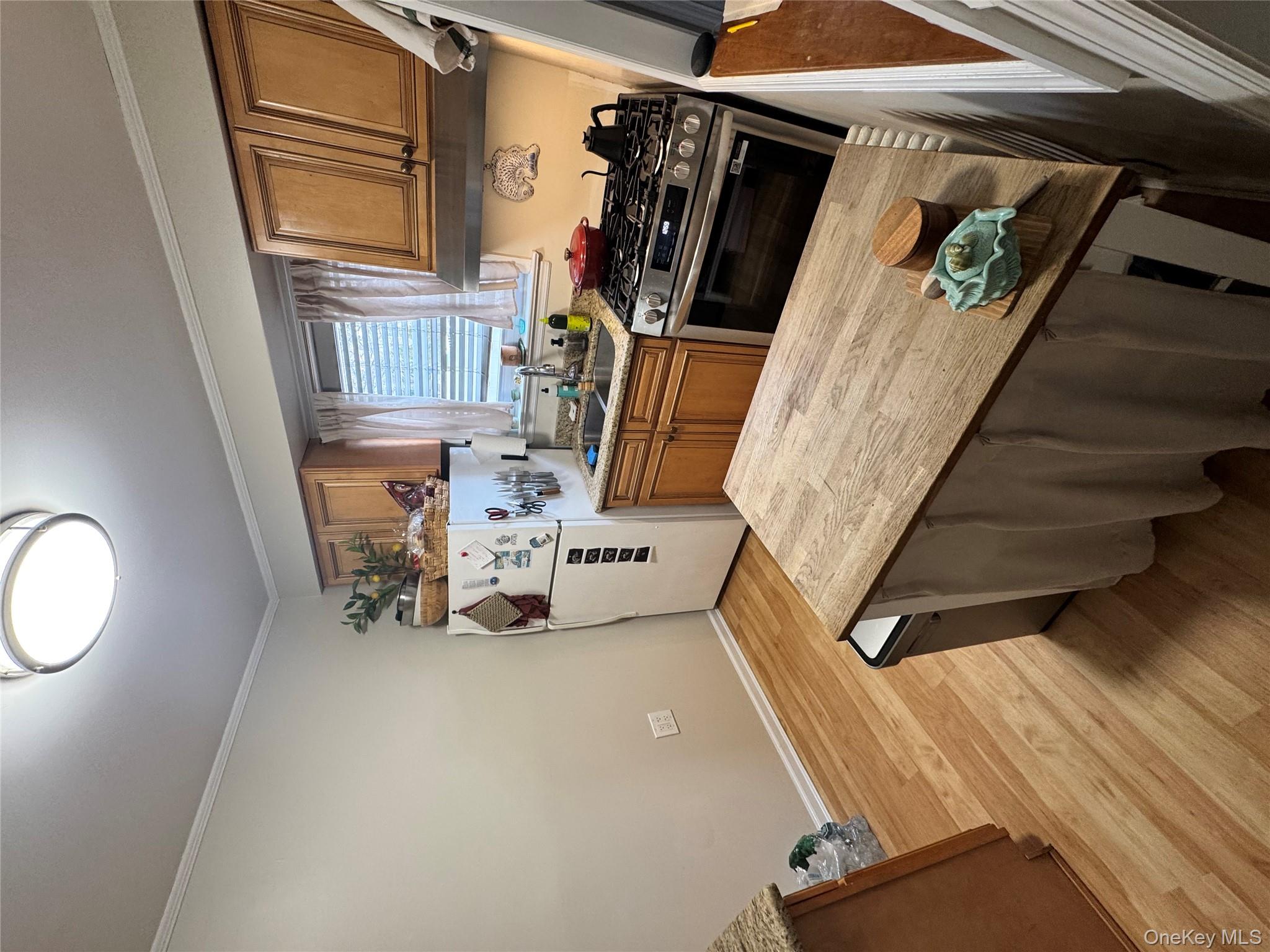 #5 photo, 655 E Walnut Street, מחוז נסאו Long Beach , NY 11561