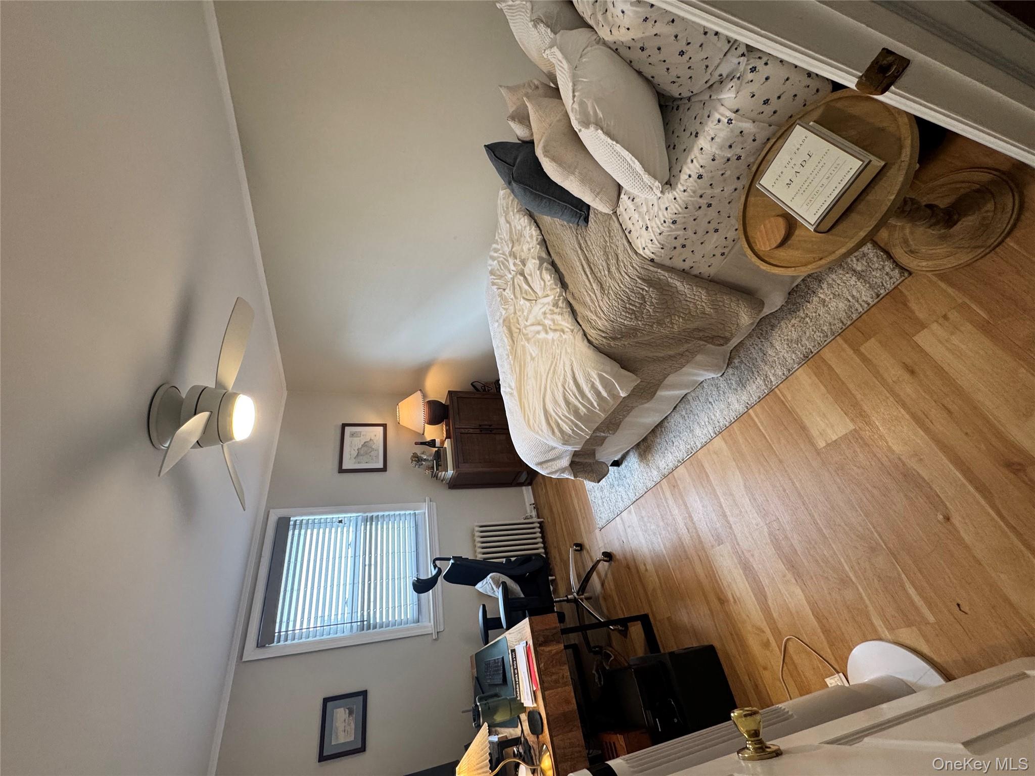 #8 photo, 655 E Walnut Street, מחוז נסאו Long Beach , NY 11561