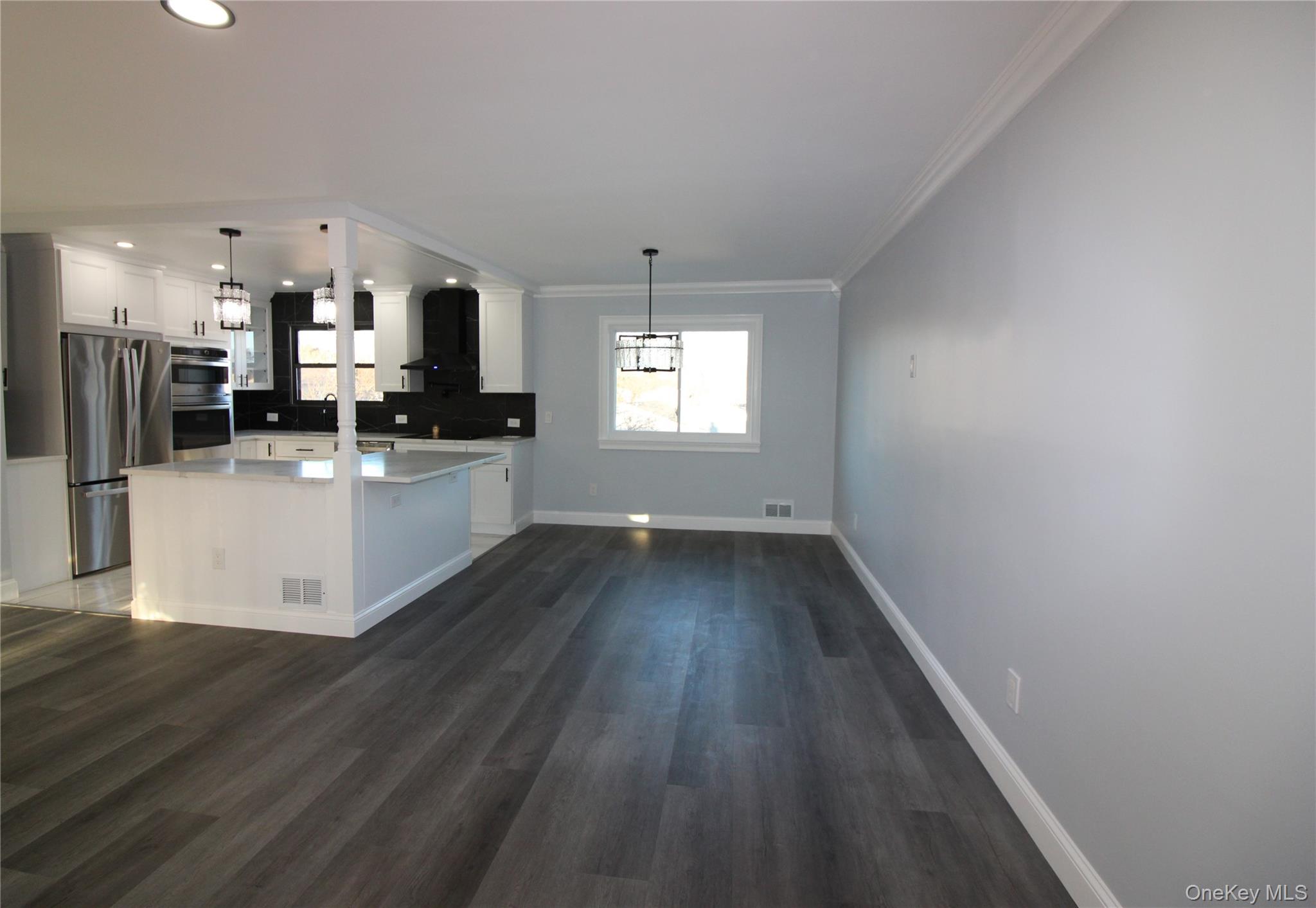 #4 photo, 26 Circle Lane, सफ़ोक काउंटी Bay Shore , NY 11706