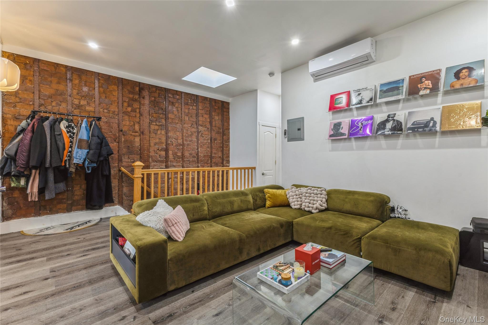 #10 photo, 32 Covert Street, 브루클린 Brooklyn , NY 11207