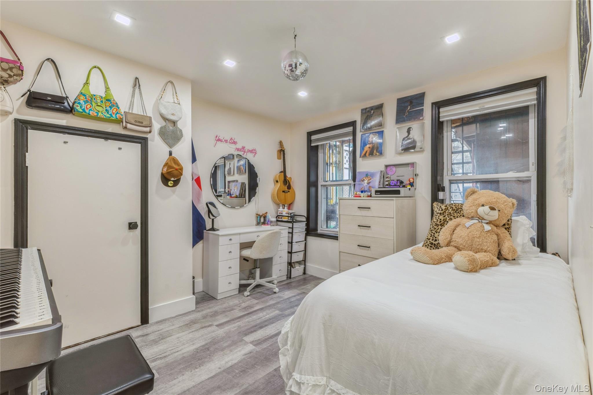 #15 photo, 32 Covert Street, 브루클린 Brooklyn , NY 11207