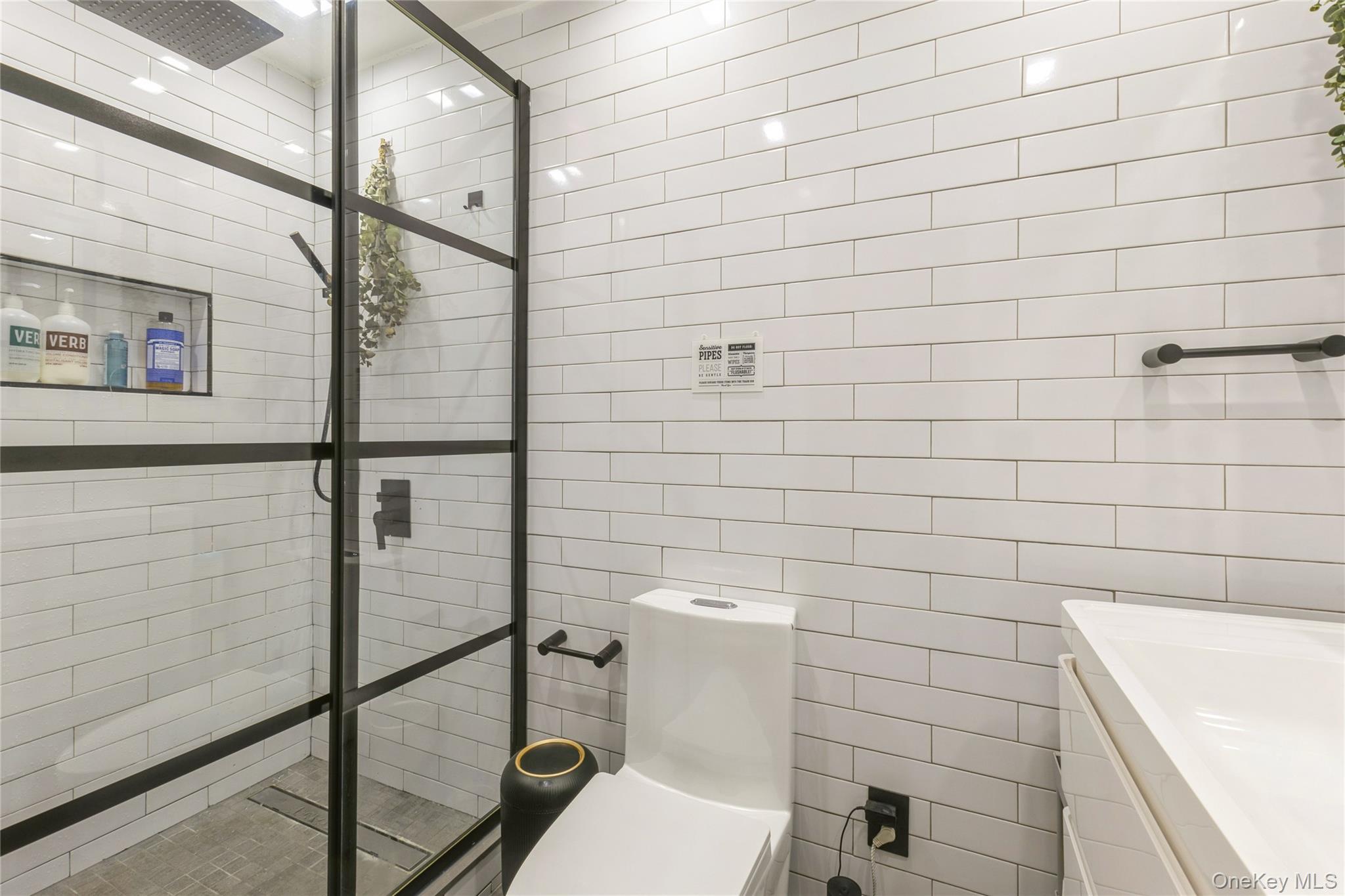 #17 photo, 32 Covert Street, 브루클린 Brooklyn , NY 11207