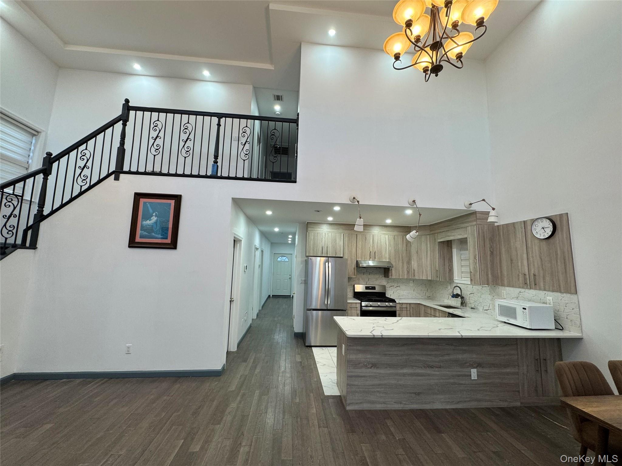 #1 photo, 4920 167th street, Куинс ‖ Fresh Meadows , NY 11365