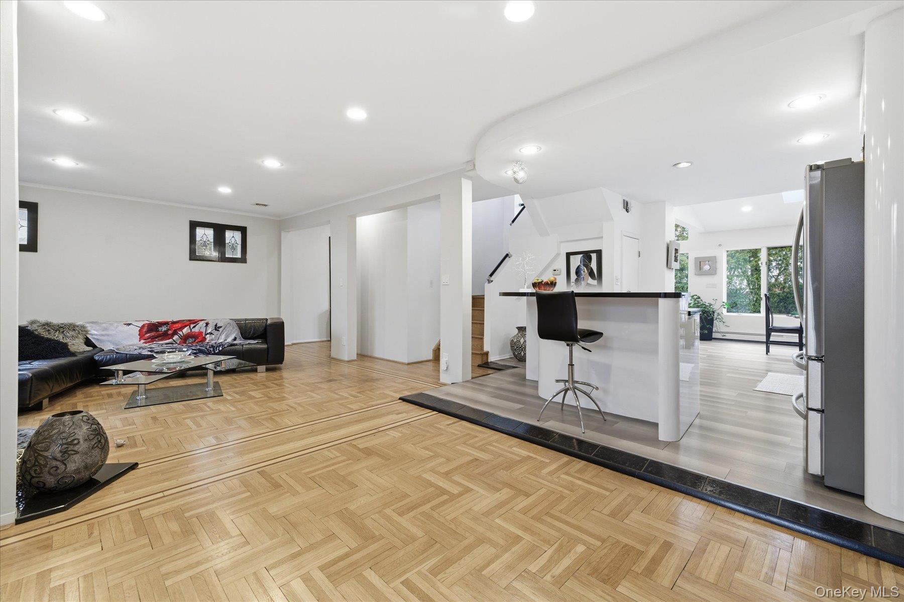 #8 photo, 34 Reyam Road, 롱 아일랜드 Lynbrook , NY 11563