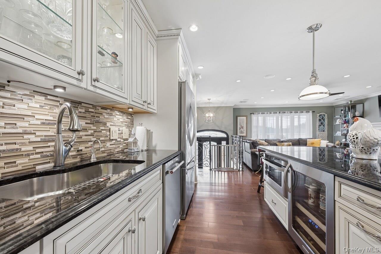 #13 photo, 187 Massapequa Avenue, מחוז נסאו Massapequa , NY 11758