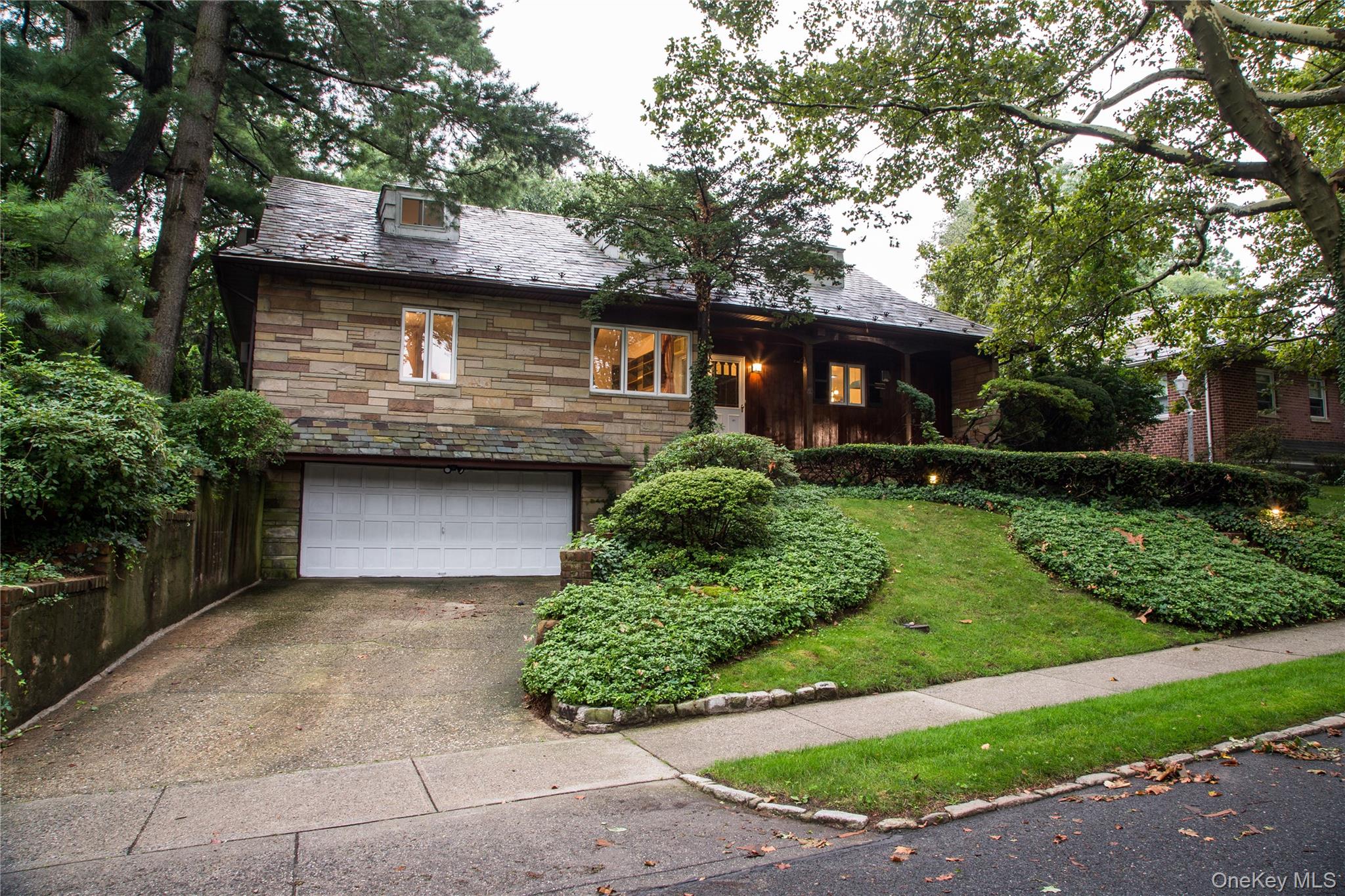 #1 photo, 200 Melbourne Road, מחוז נסאו Great Neck , NY 11021