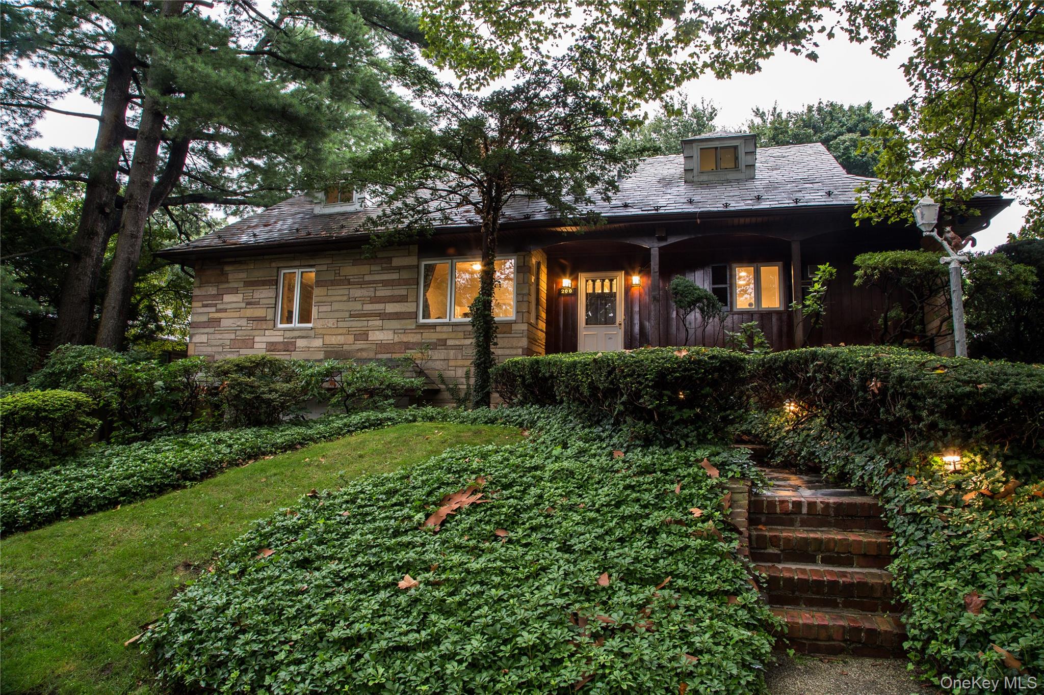 #2 photo, 200 Melbourne Road, מחוז נסאו Great Neck , NY 11021