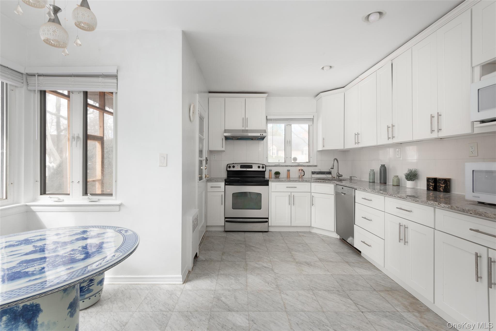 #3 photo, 200 Melbourne Road, מחוז נסאו Great Neck , NY 11021