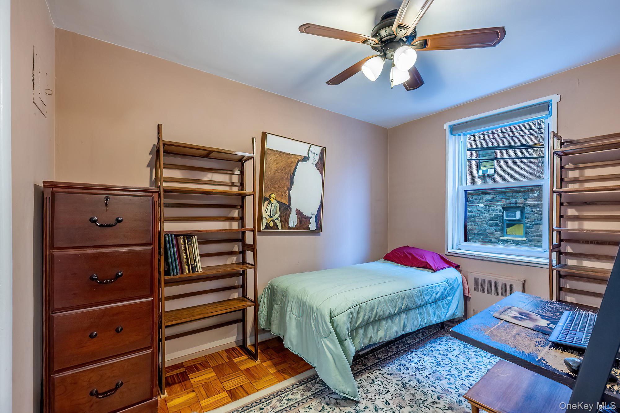 #11 photo, 75 W 238th Street, Bronx , NY 10463