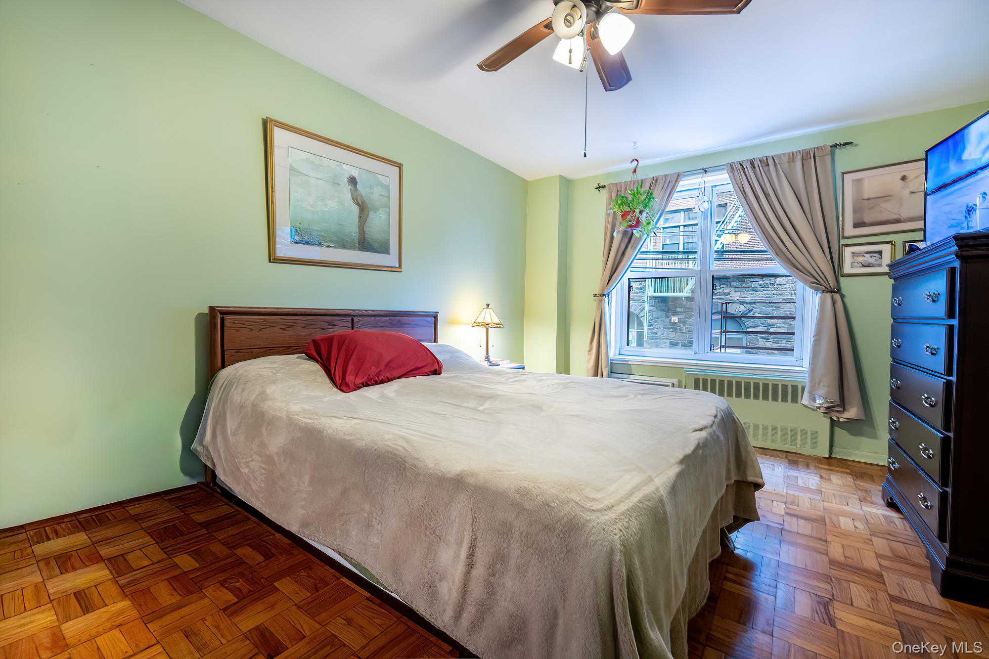 #15 photo, 75 W 238th Street, Bronx , NY 10463