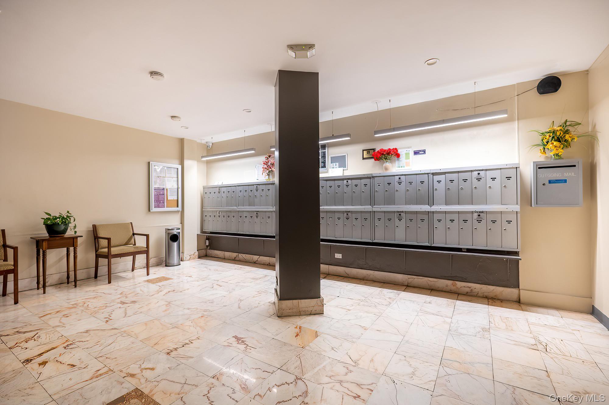 #19 photo, 75 W 238th Street, Bronx , NY 10463