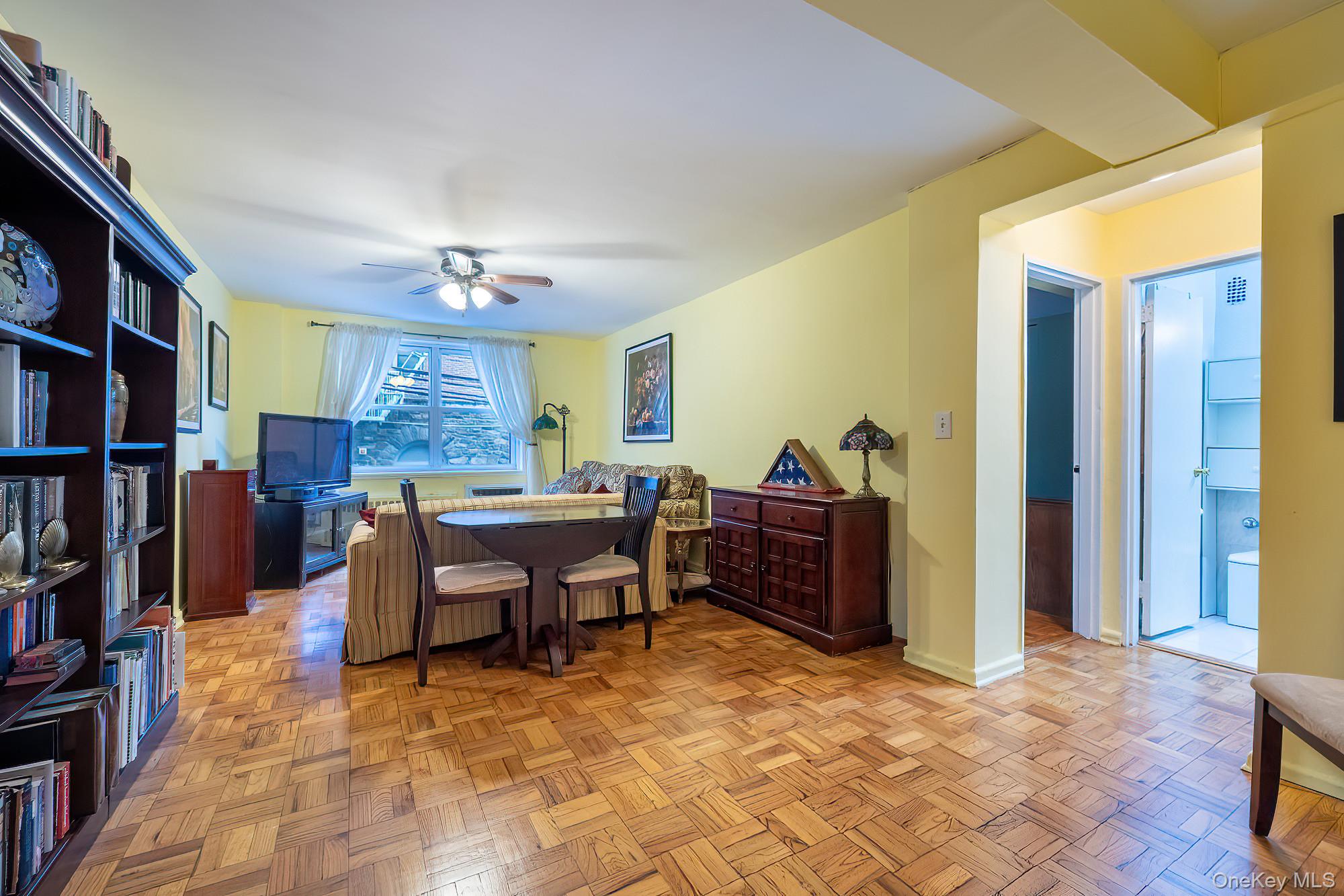 #4 photo, 75 W 238th Street, Bronx , NY 10463