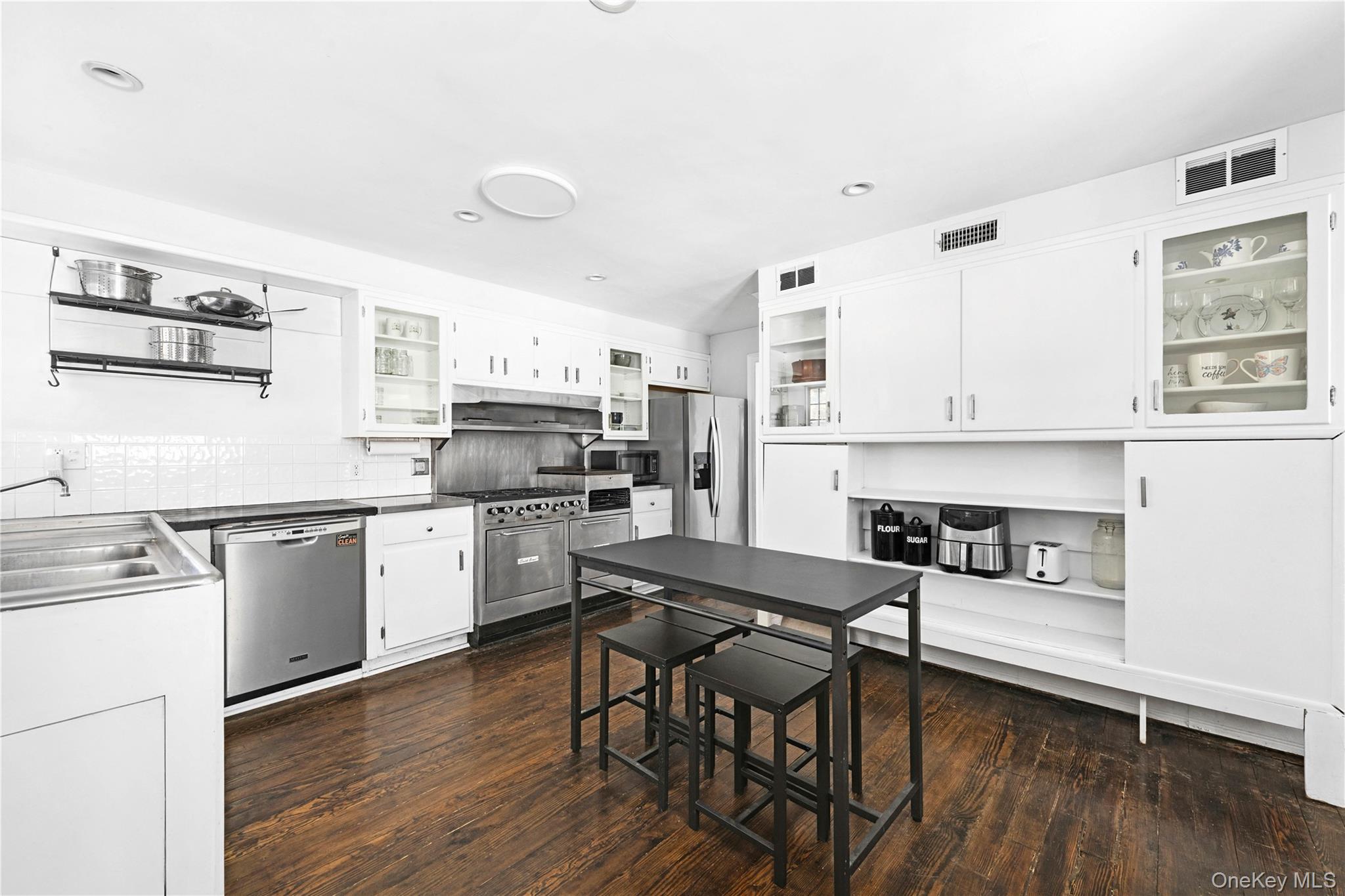 #10 photo, 46 E Hyatt Avenue, Mount Kisco , NY 10549