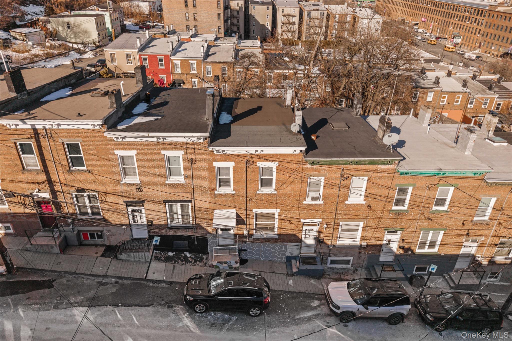 #2 photo, 37 Moquette Row, 纽约州 Yonkers , NY 10703