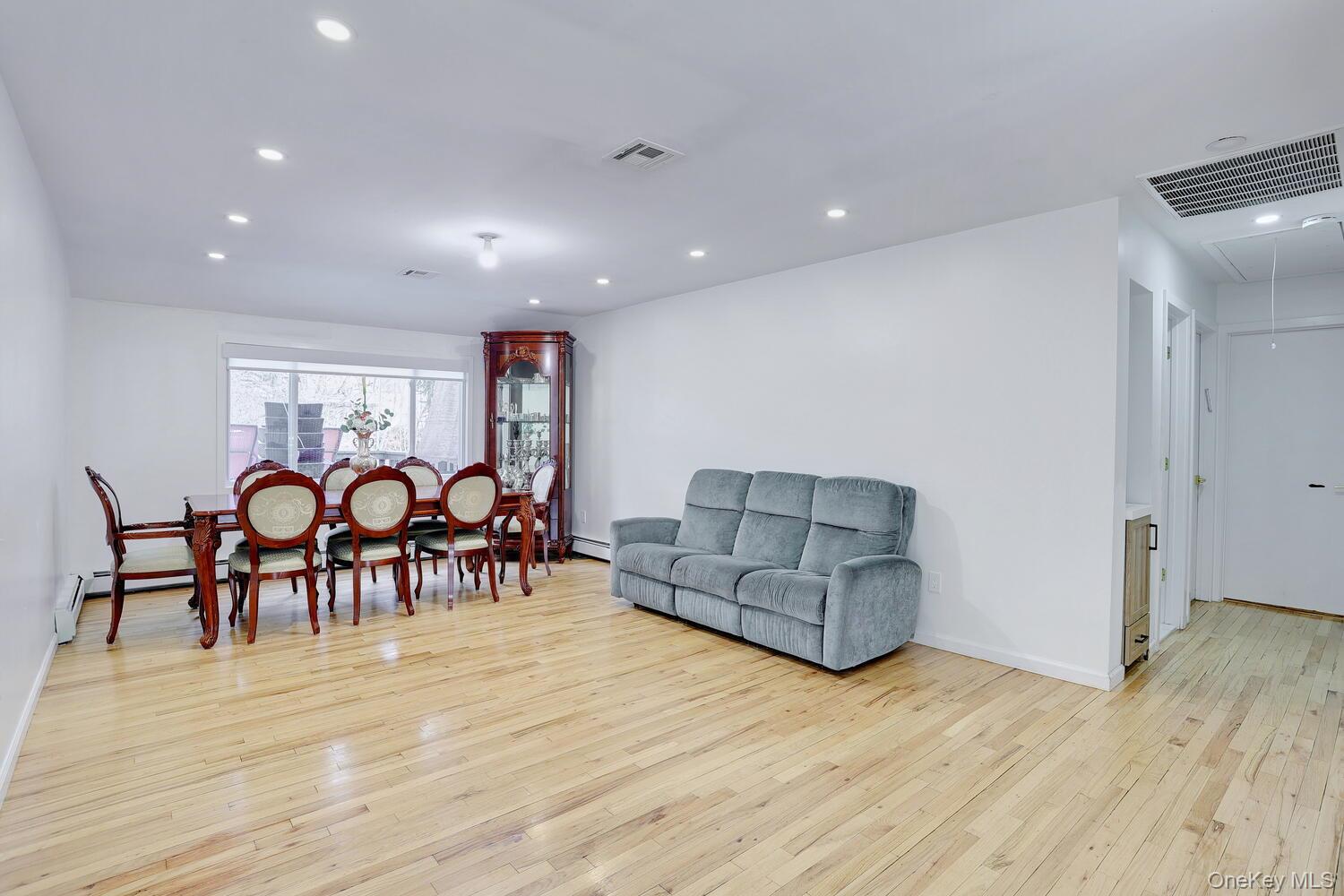 #13 photo, 3 Stonehouse Drive, 뉴욕주 Spring Valley , NY 10977