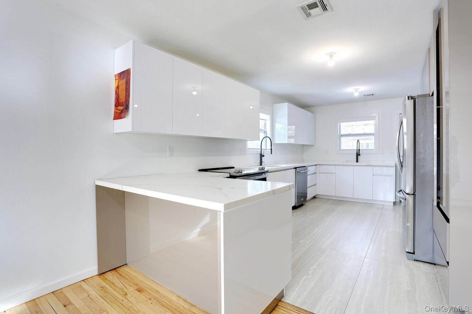 #7 photo, 3 Stonehouse Drive, 뉴욕주 Spring Valley , NY 10977