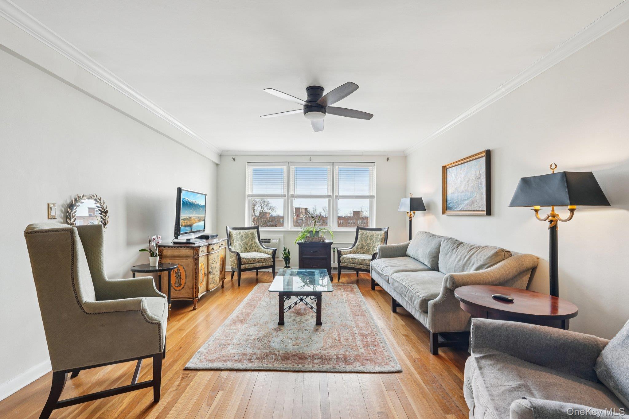 #1 photo, 4 Putnam Hill, Greenwich , NY 06830