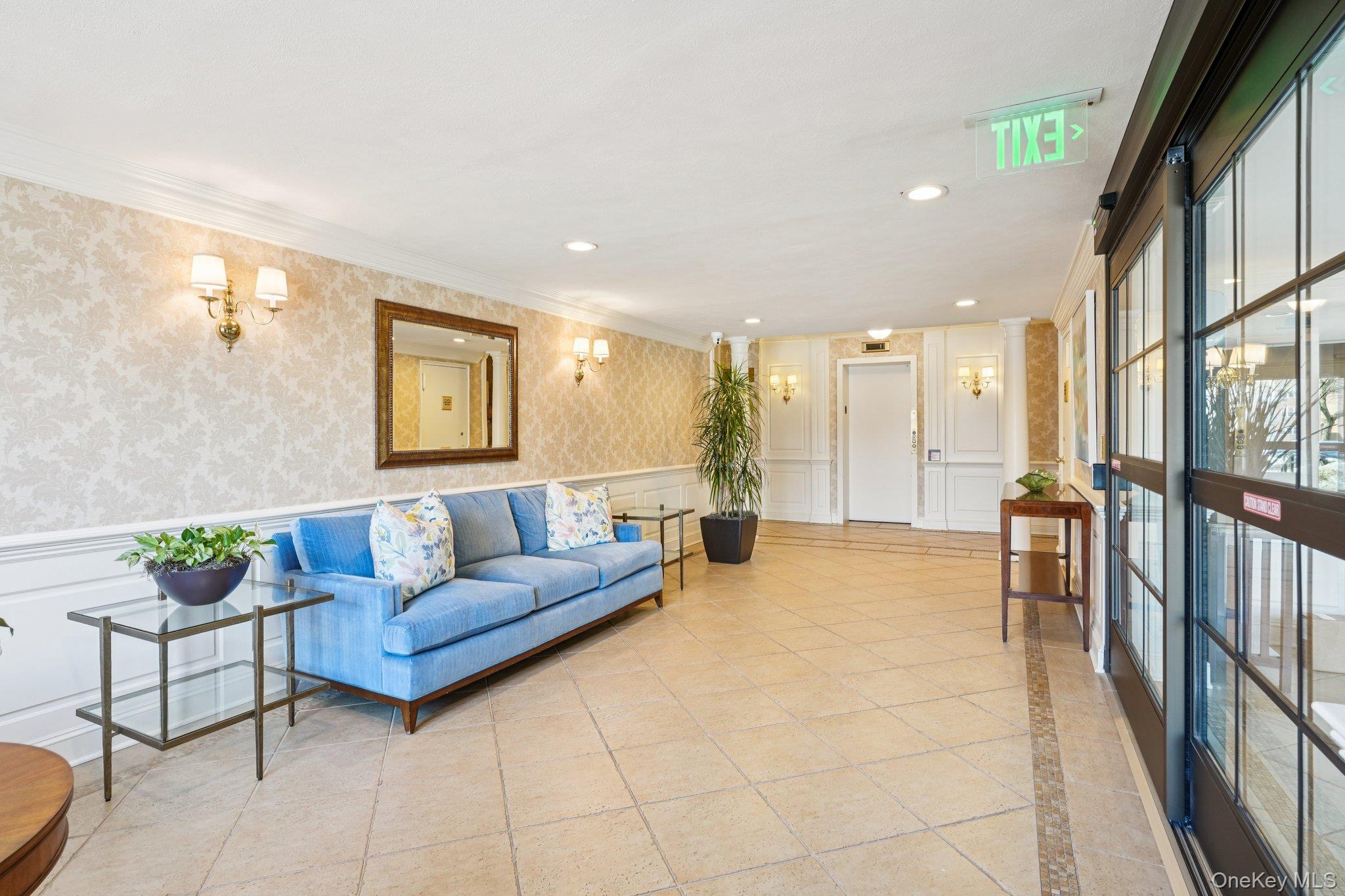 #14 photo, 4 Putnam Hill, Greenwich , NY 06830