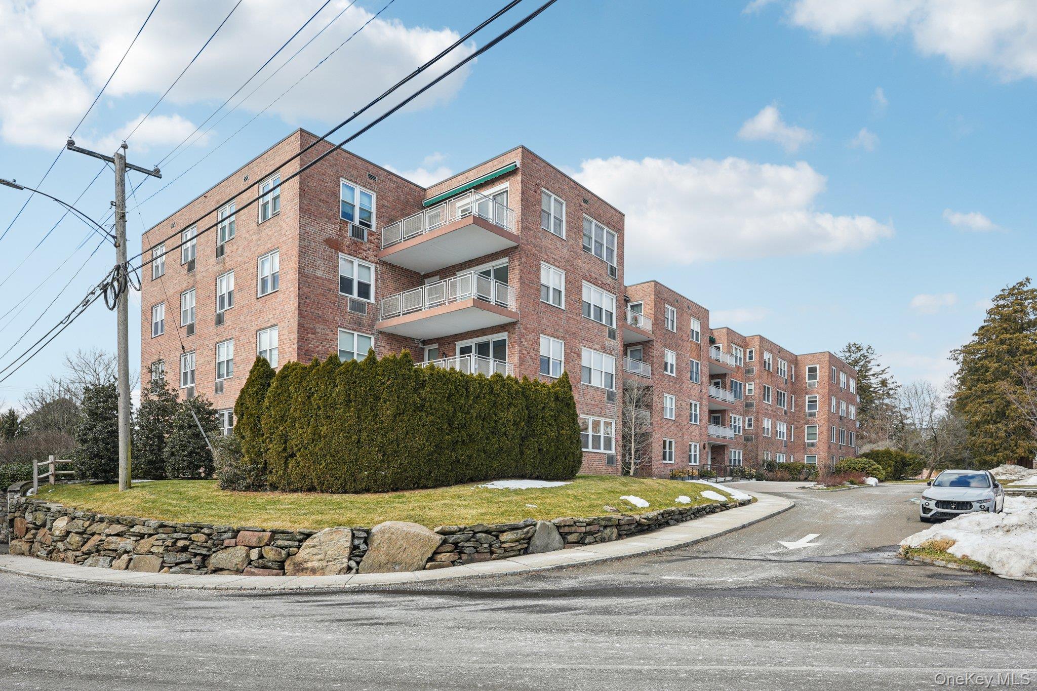 #20 photo, 4 Putnam Hill, Greenwich , NY 06830