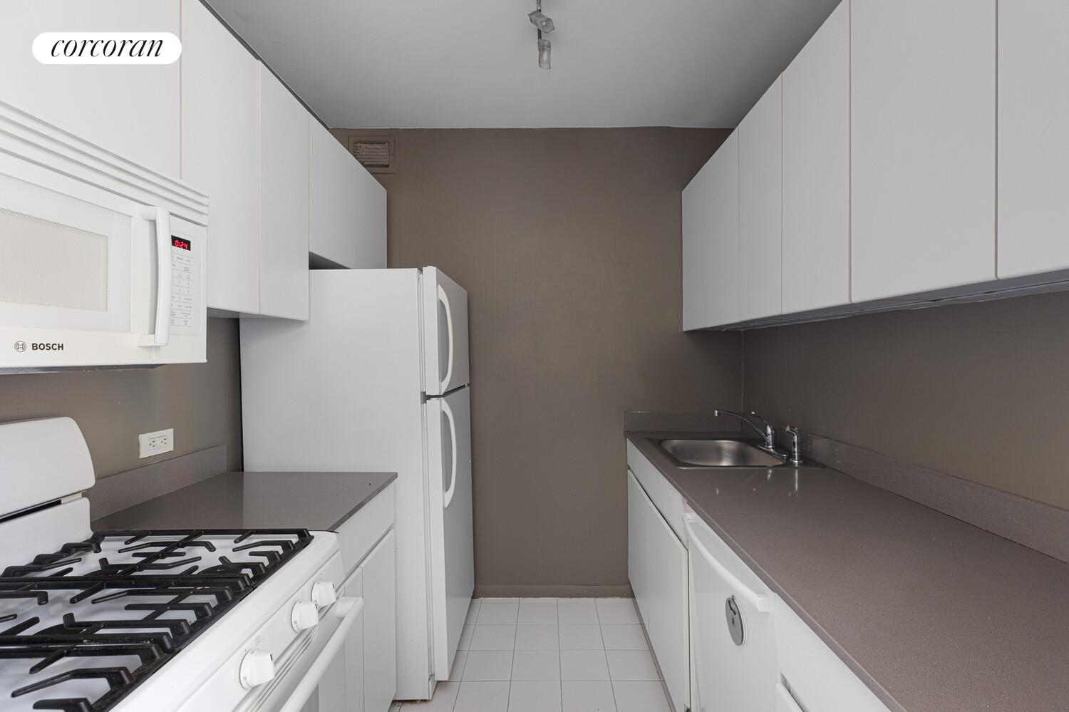 #11 photo, 250 S END Avenue, Battery Park City , NY 10280