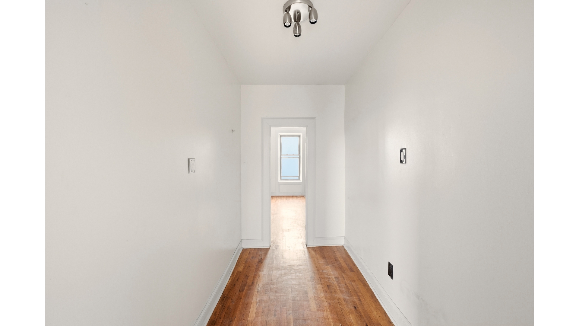 #5 photo, 690 HANCOCK Street, ब्रुकलीन Stuyvesant Heights , NY 11233