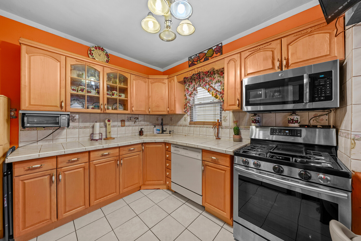 #4 photo, 1647 E 49TH Street, 브루클린 Flatlands , NY 11234