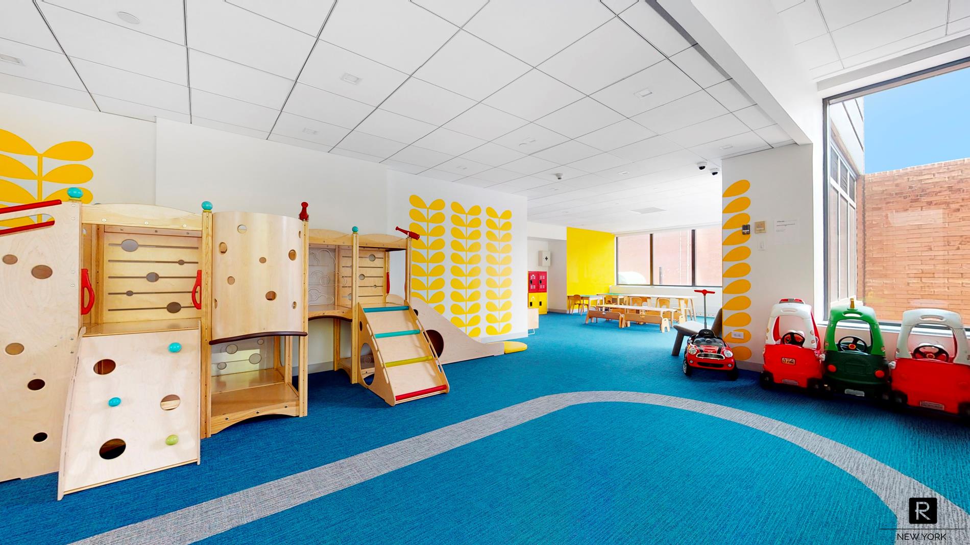 #14 photo, 415 E 37th Street, Murray Hill , NY 10016