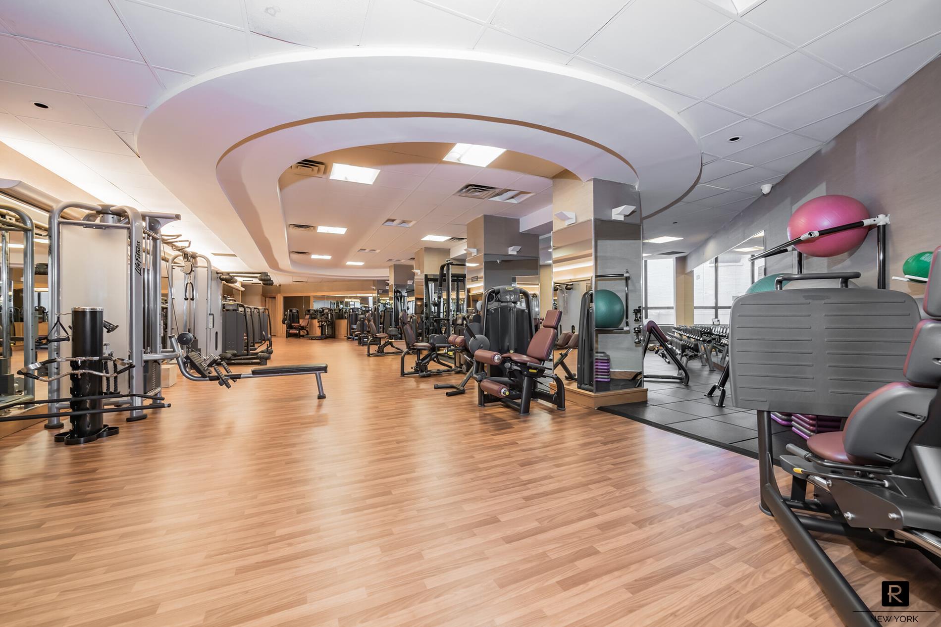 #15 photo, 415 E 37th Street, Murray Hill , NY 10016