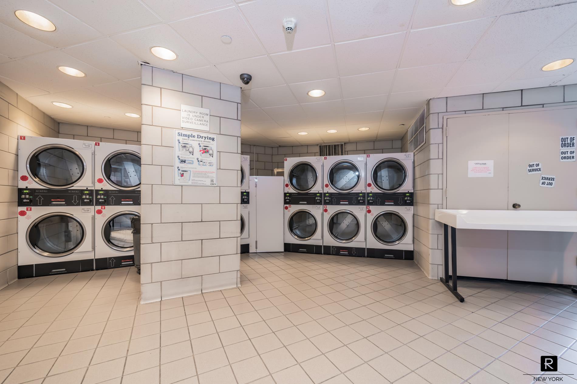 #18 photo, 415 E 37th Street, Murray Hill , NY 10016