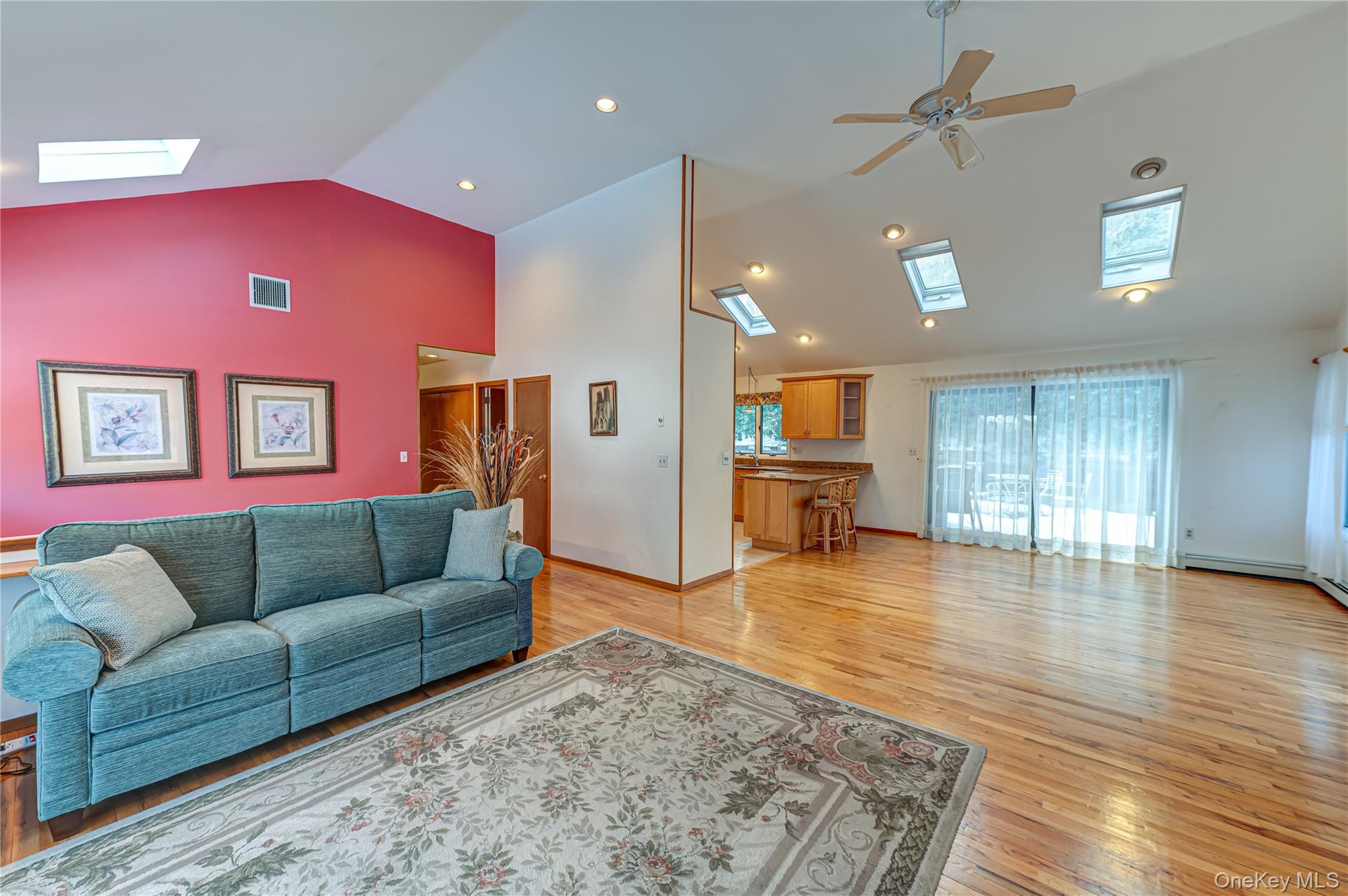 #7 photo, 146 Crystal Brook Hollow Road, Саффолк ‖ Port Jefferson , NY 11777