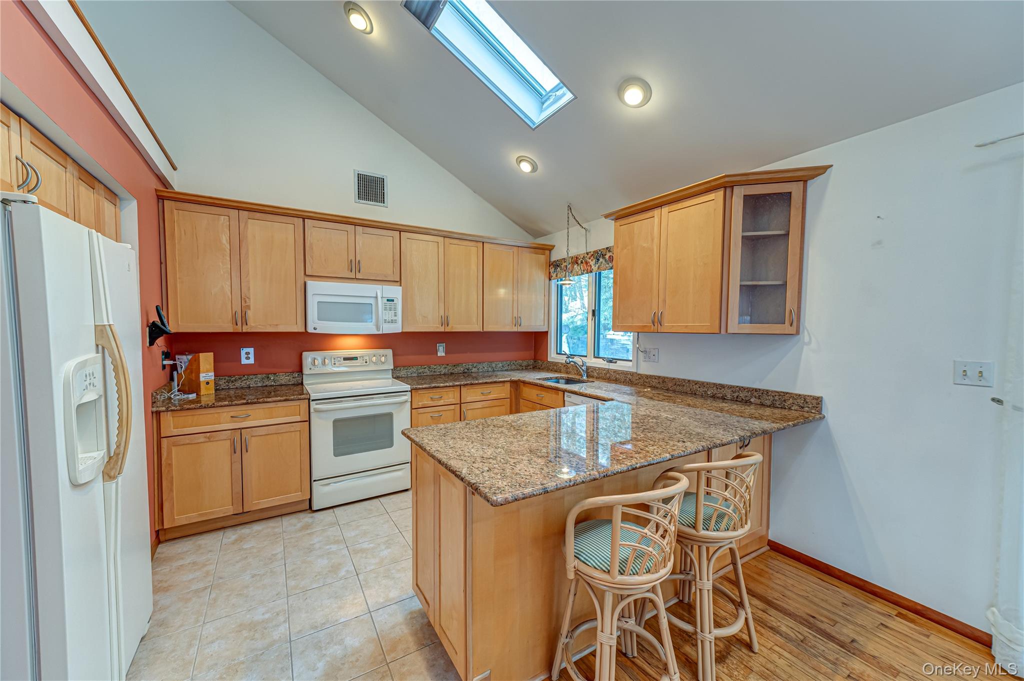 #8 photo, 146 Crystal Brook Hollow Road, Саффолк ‖ Port Jefferson , NY 11777