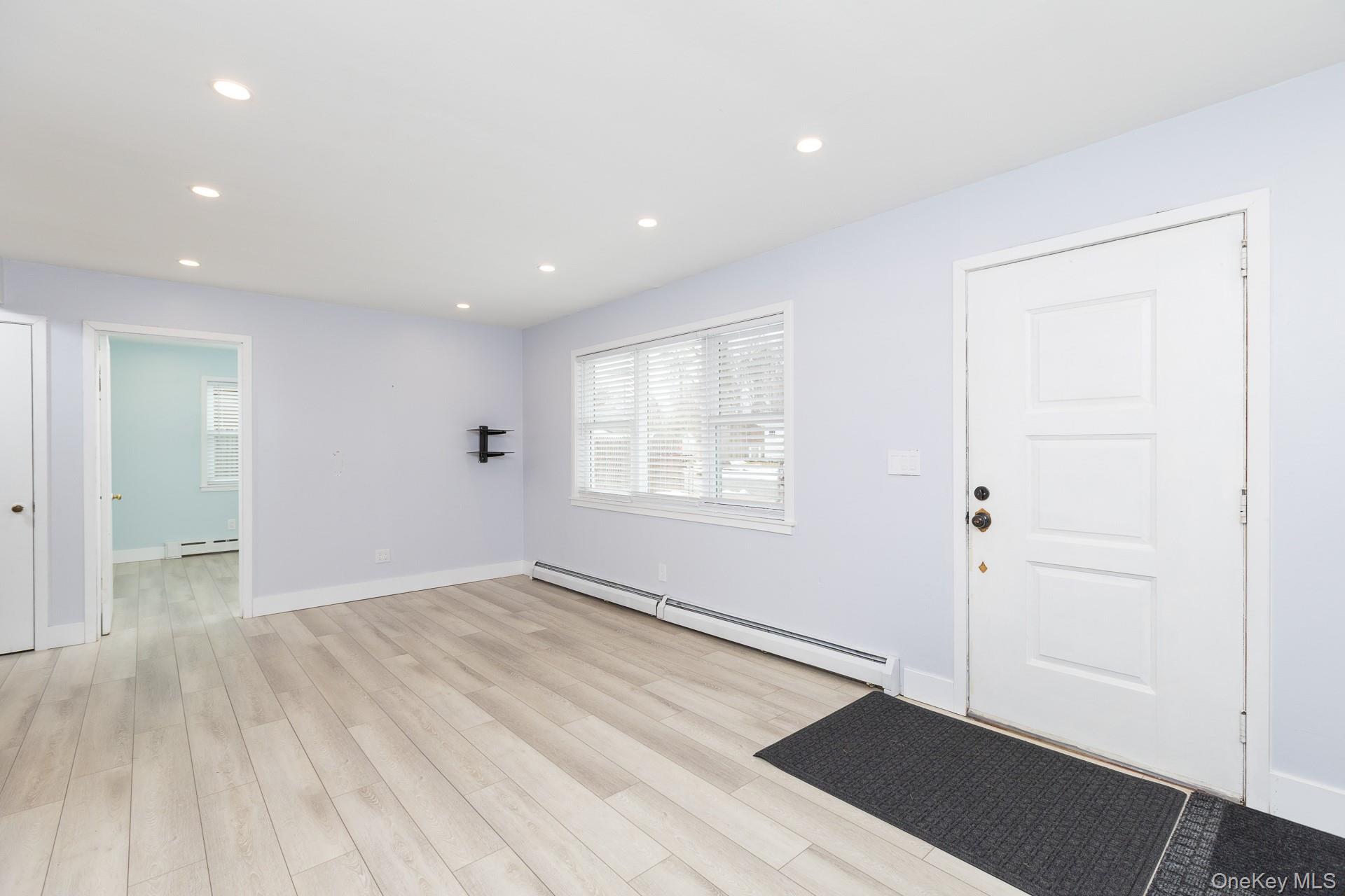 #5 photo, 117 Fulton Avenue, Саффолк ‖ Mastic , NY 11950